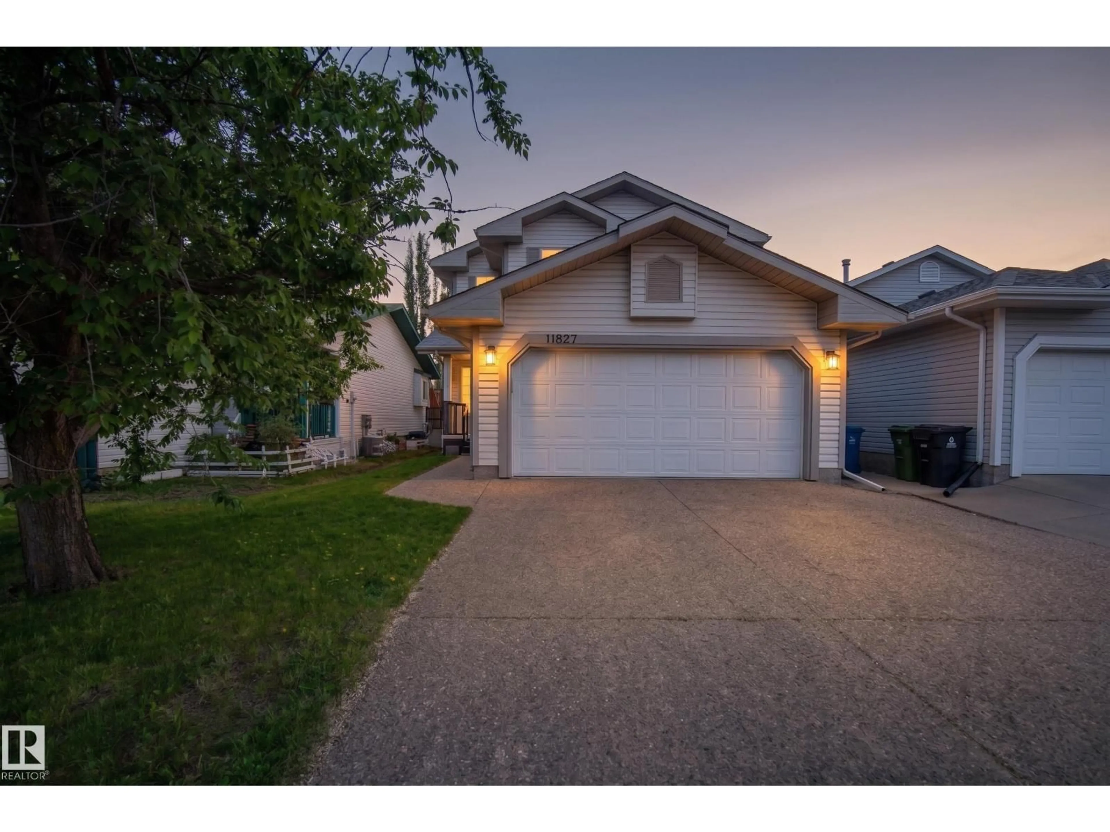 Unknown for 11827 8 AV, Edmonton Alberta T6J6Z9