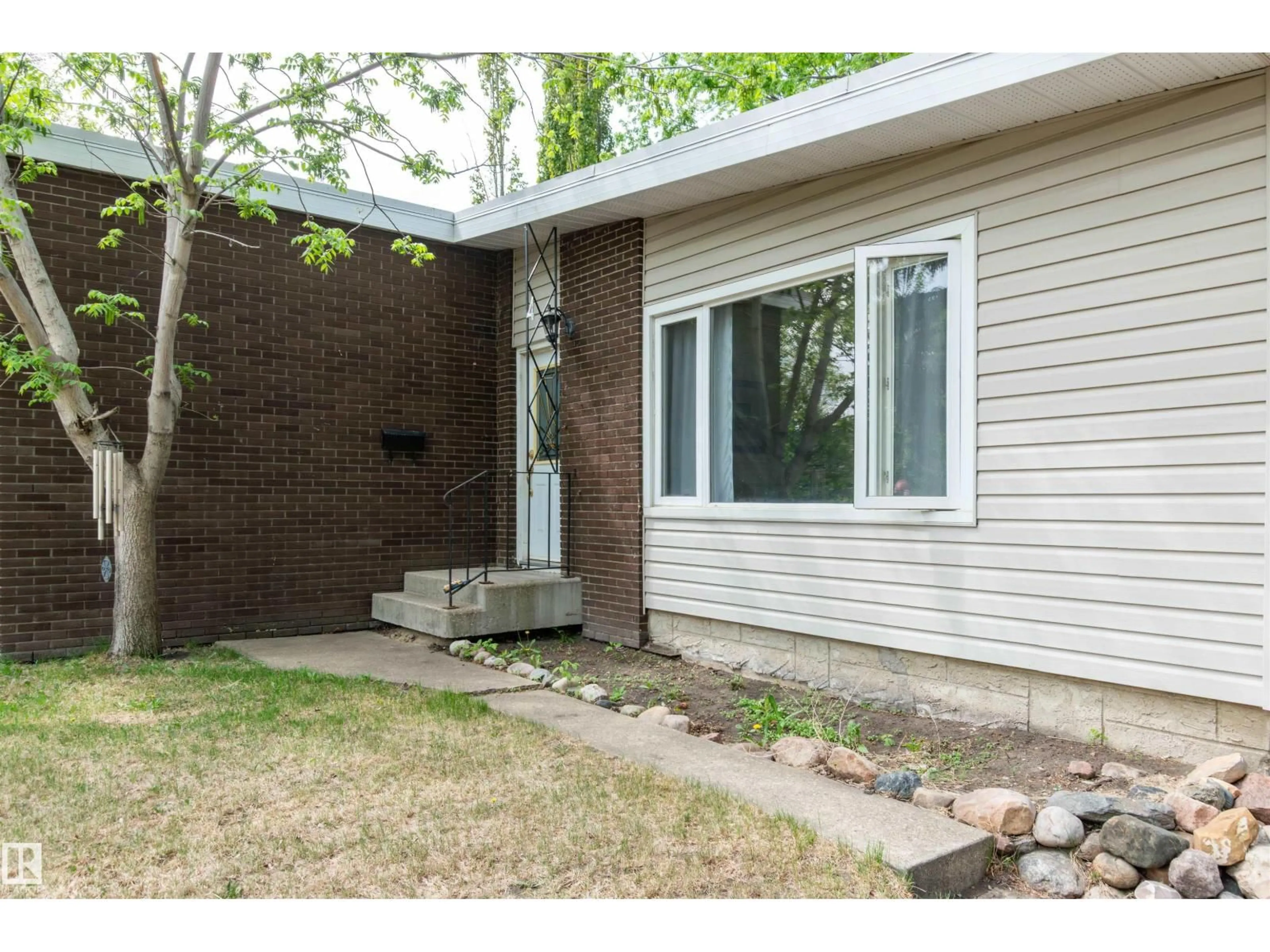Unknown for 4 CRANE RD, Sherwood Park Alberta T8A4H5