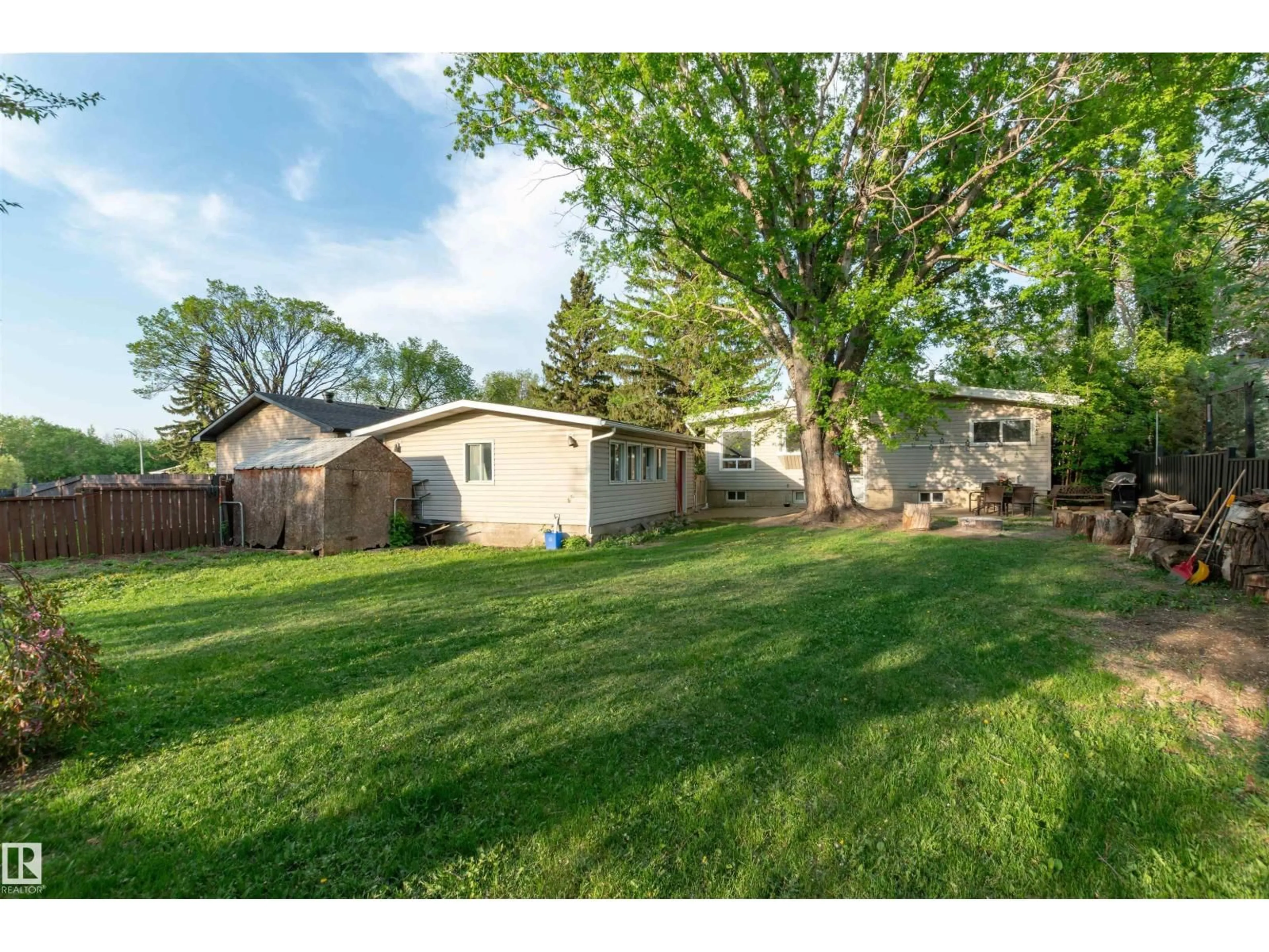 A pic from outside/outdoor area/front of a property/back of a property/a pic from drone, street for 4 CRANE RD, Sherwood Park Alberta T8A4H5