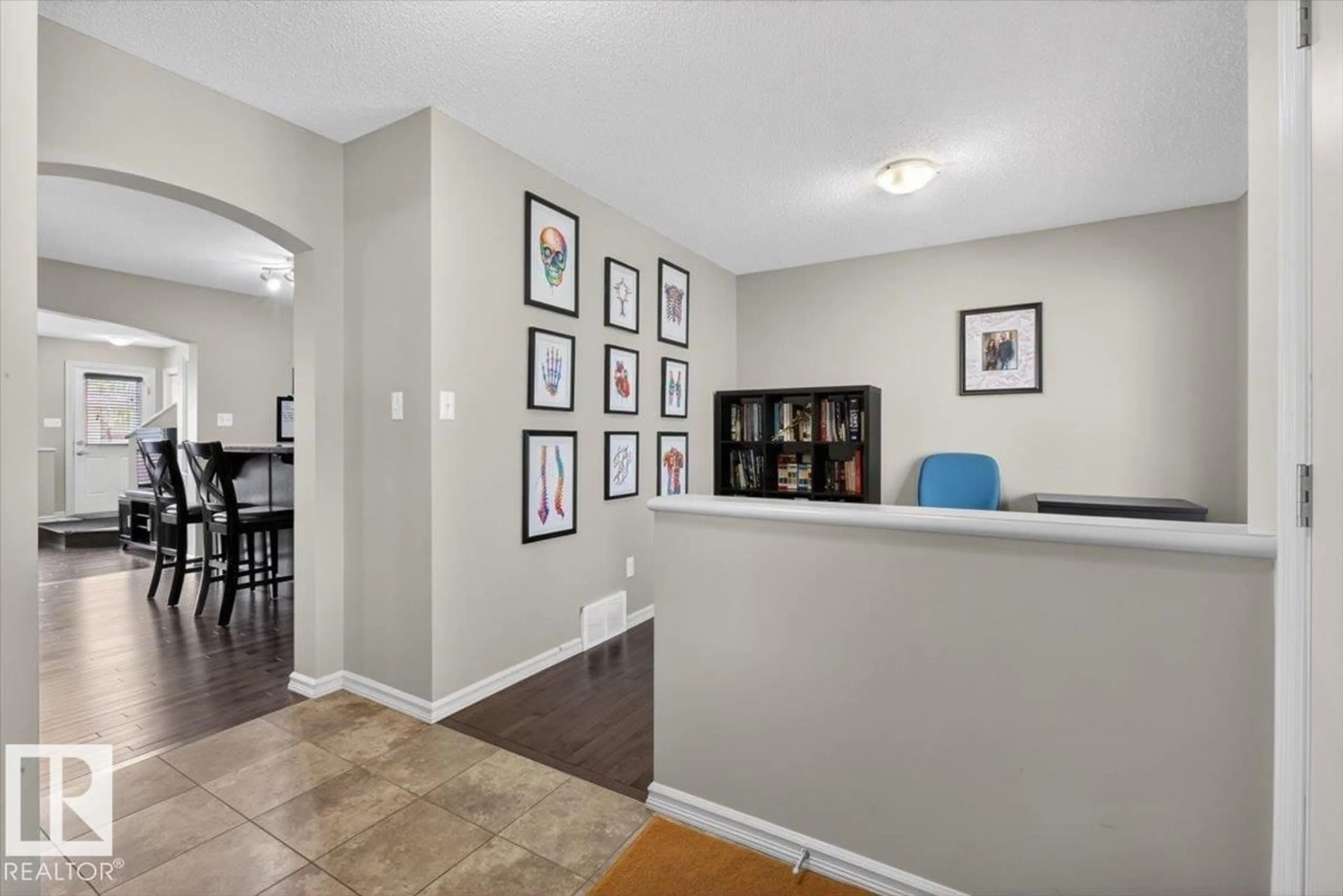 Indoor entryway for 1107 35 AV, Edmonton Alberta T6T0J8