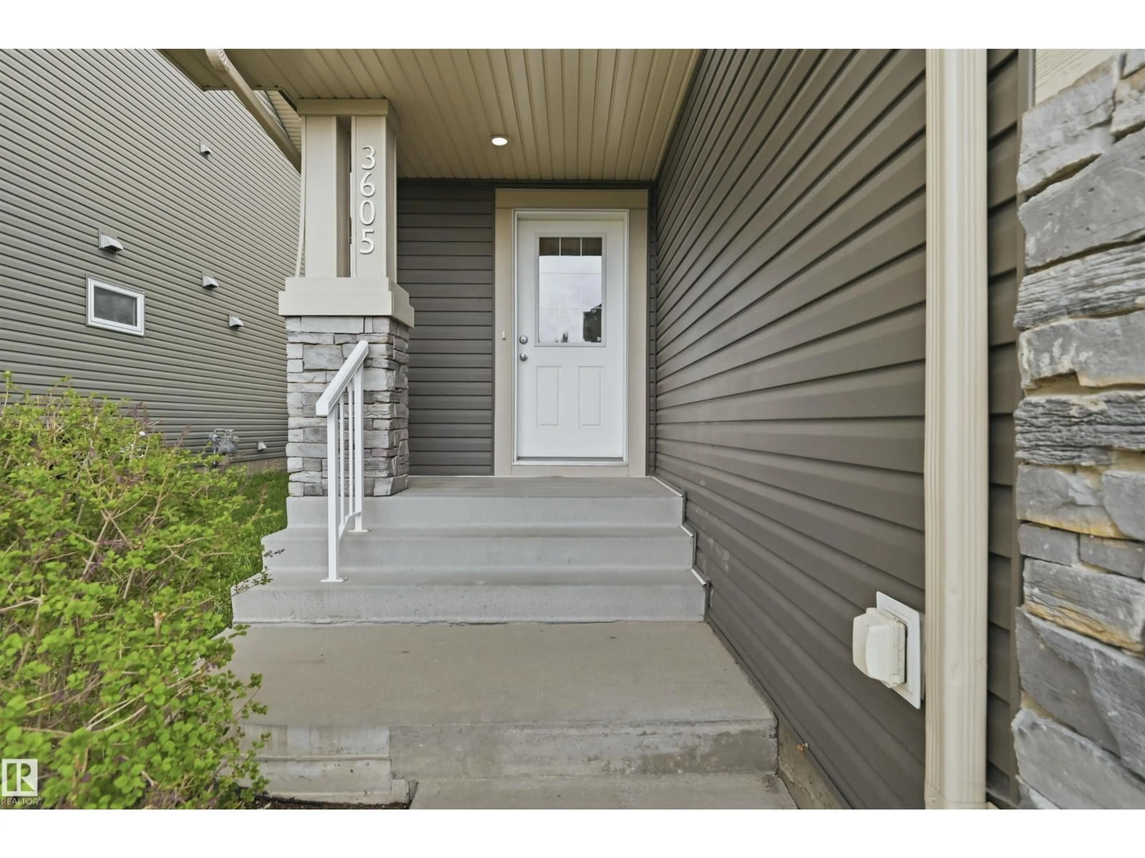Indoor entryway for SW - 3605 ATKINSON LO, Edmonton Alberta T6W0X3