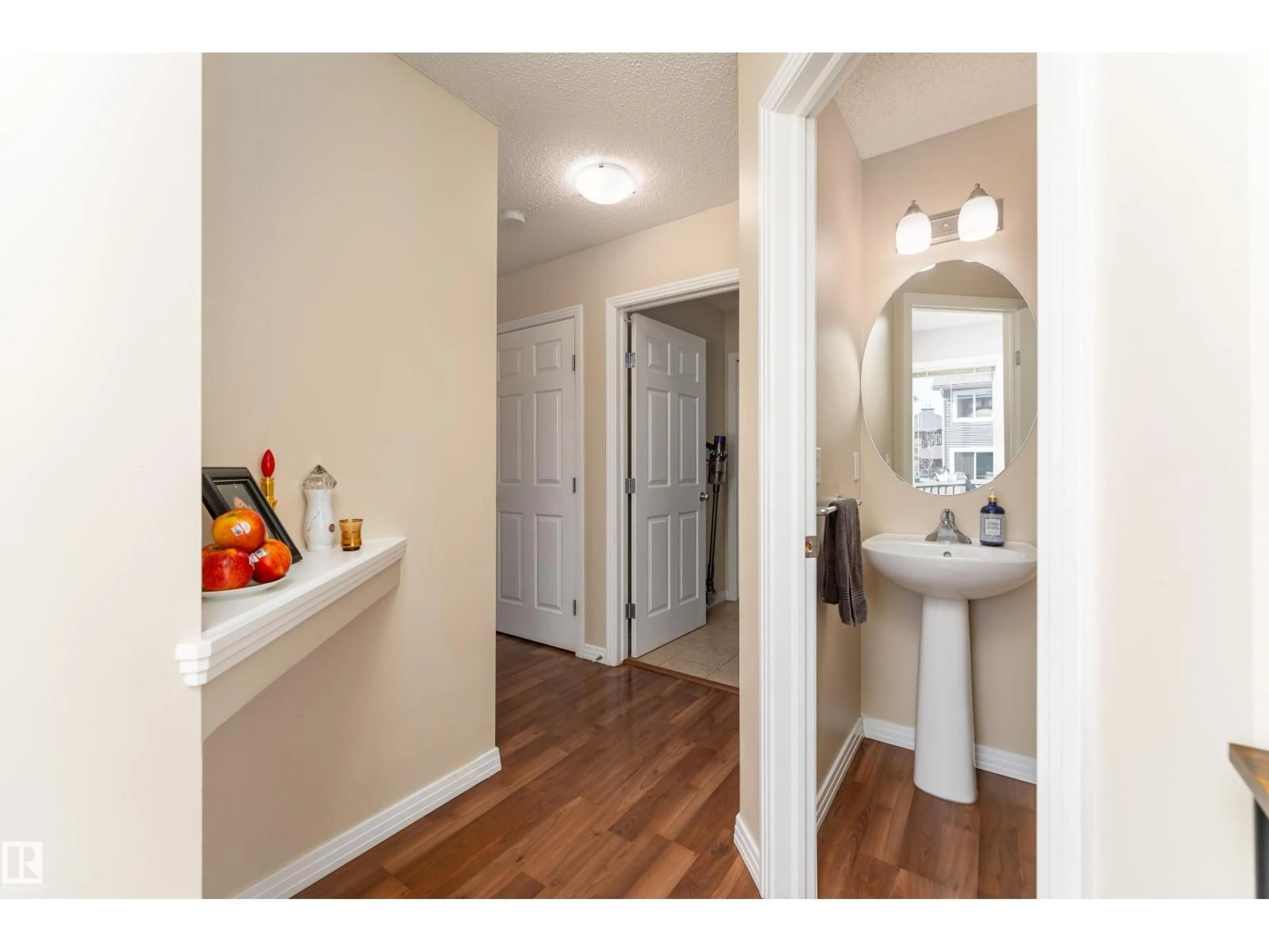 Indoor entryway for SW - 1019 177 ST, Edmonton Alberta T6W1Z9