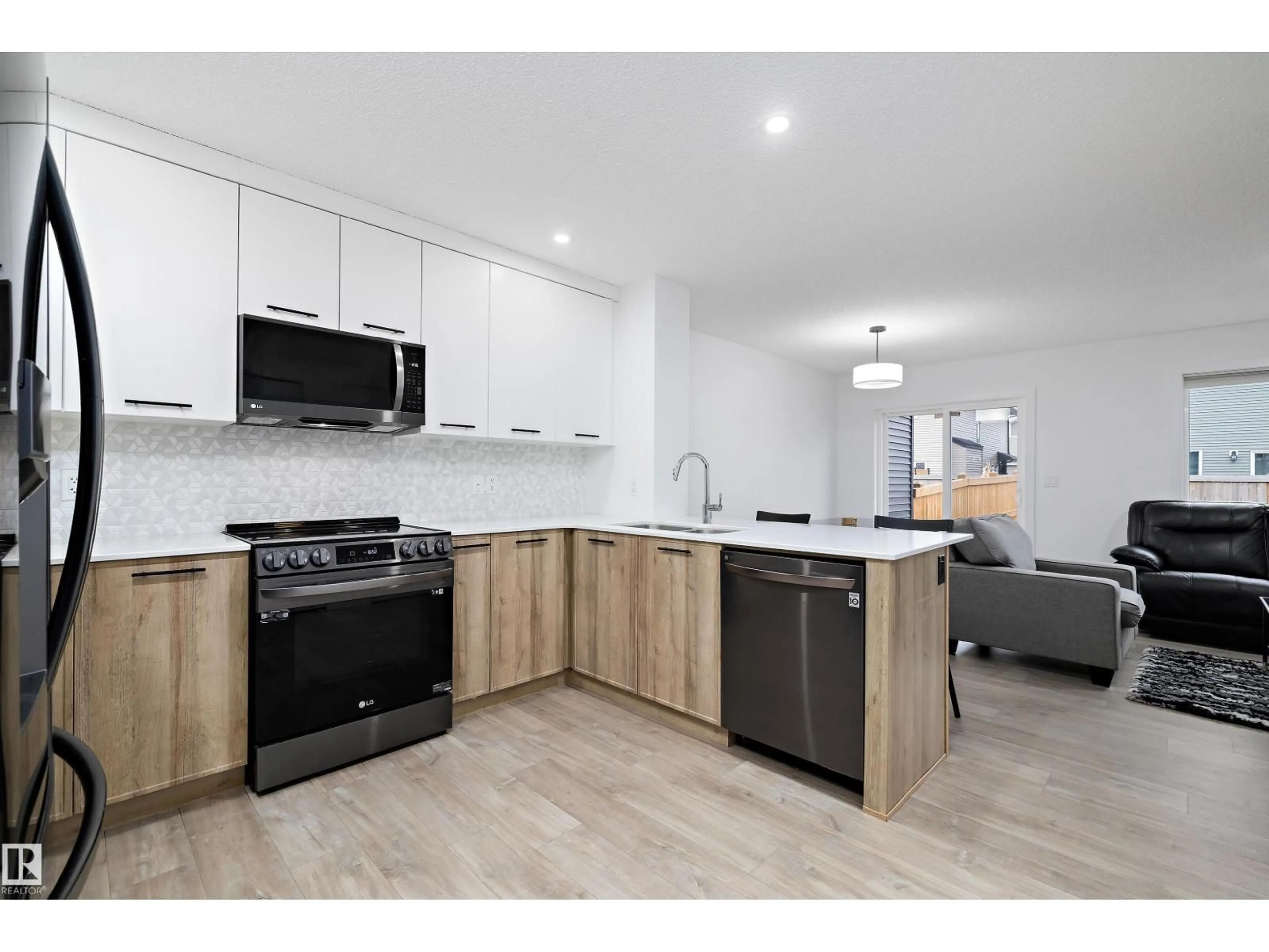 Open concept kitchen, unknown for 833 NORTHERN HARRIER LN, Edmonton Alberta T5S0P8