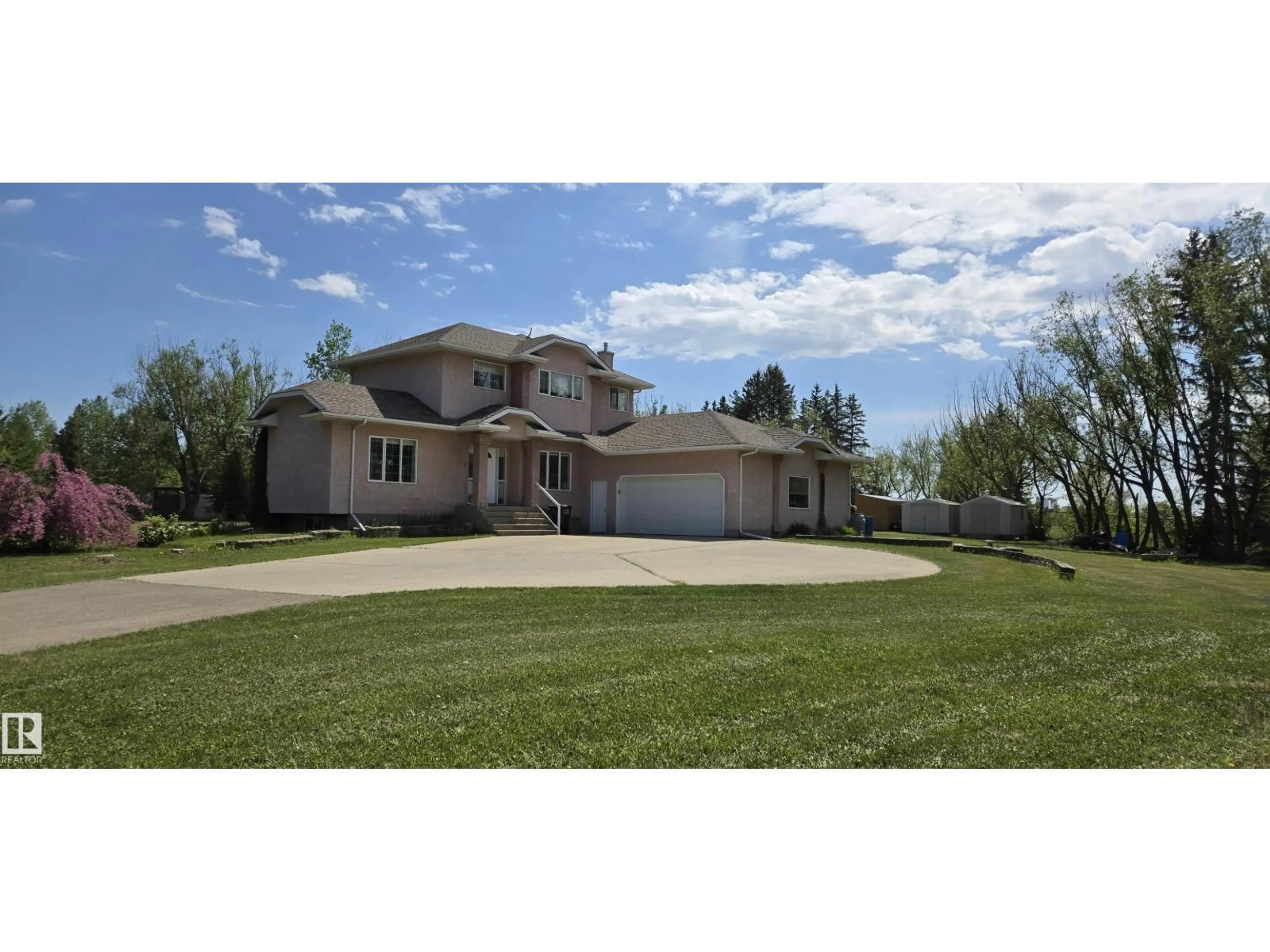 A pic from outside/outdoor area/front of a property/back of a property/a pic from drone, street for 11911 231 ST, Edmonton Alberta T5S2C2
