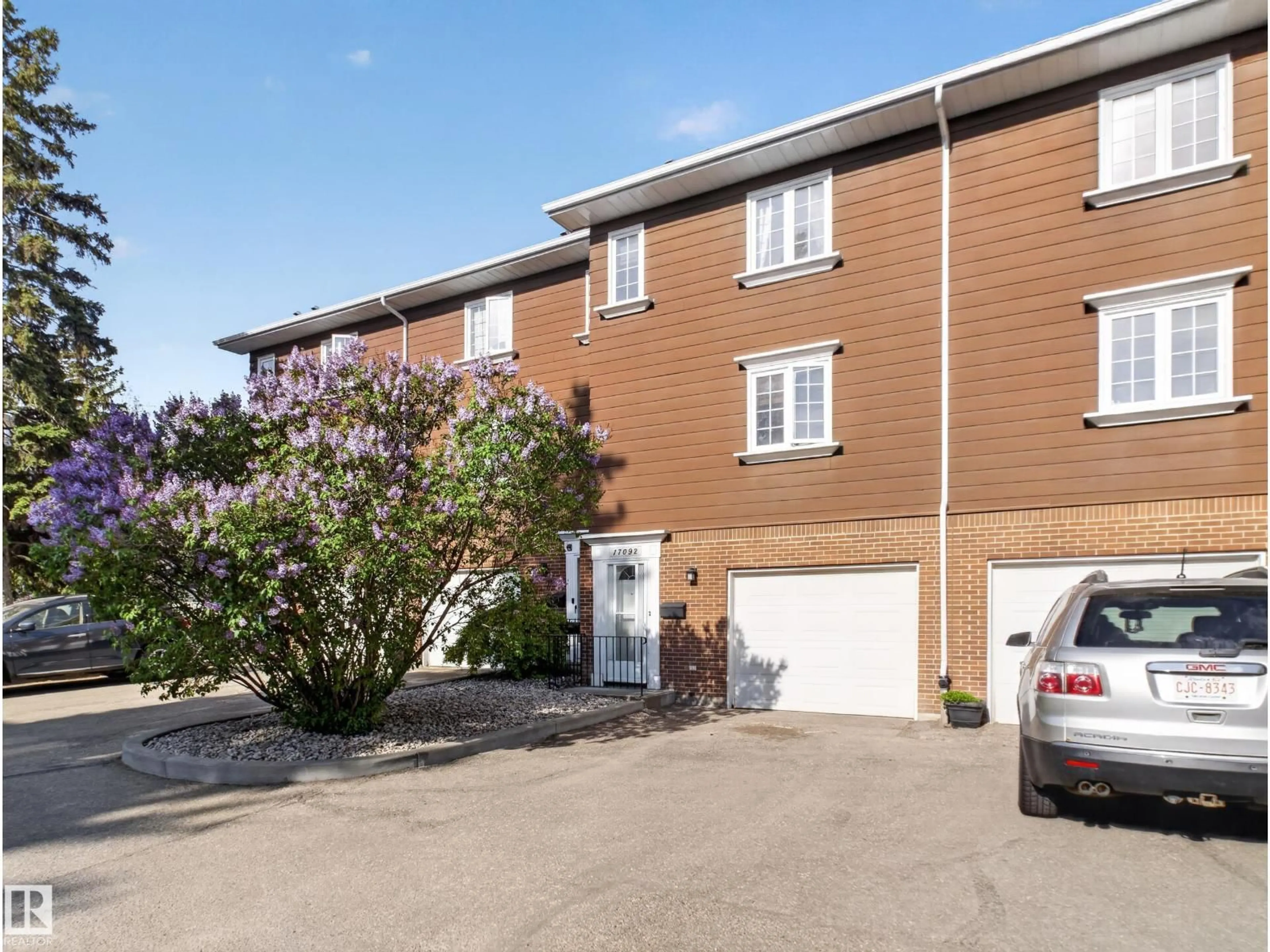 A pic from outside/outdoor area/front of a property/back of a property/a pic from drone, street for 17092 67 AV, Edmonton Alberta T5T1Y8
