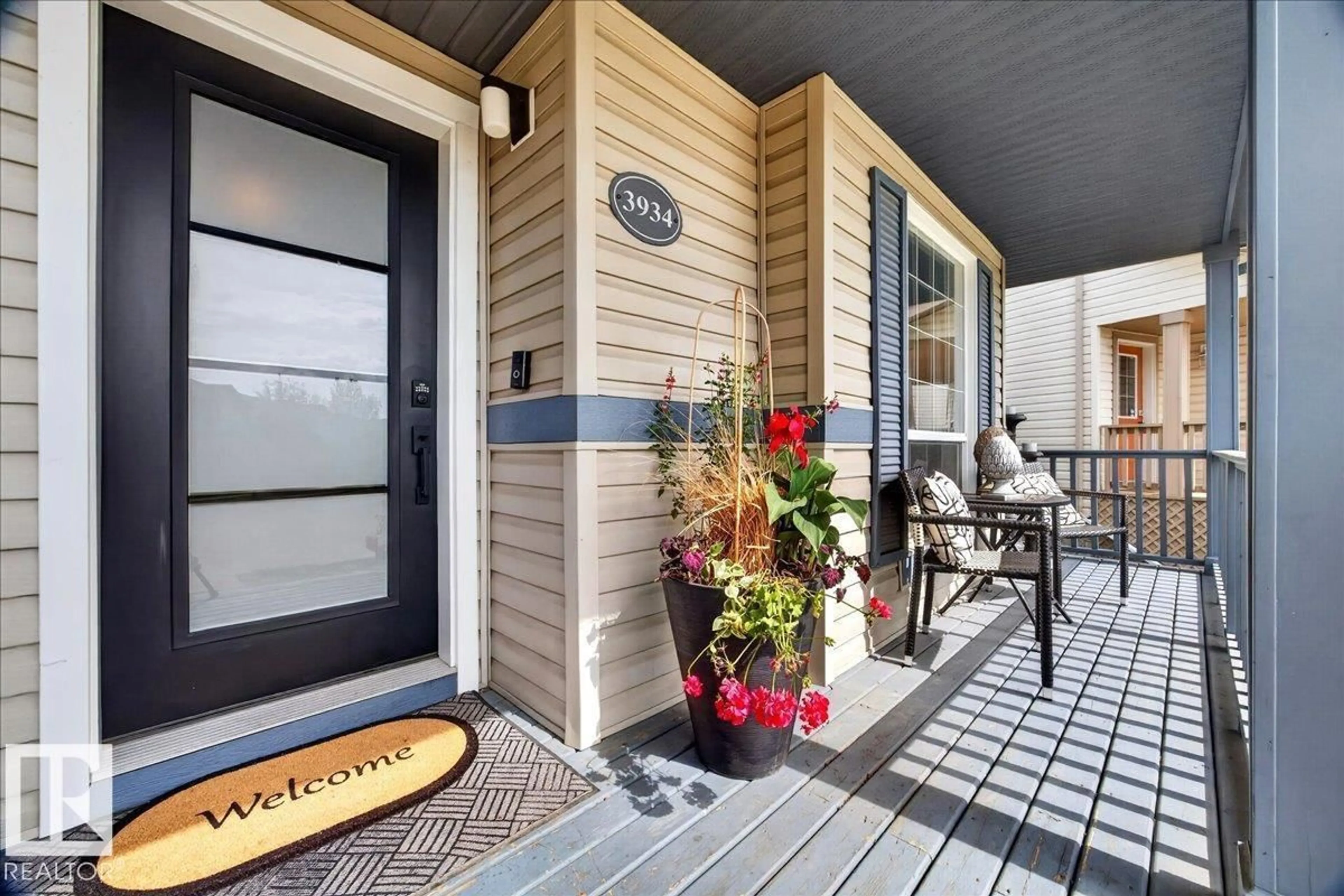 Indoor entryway for 3934 160 AV, Edmonton Alberta T5Y3J7