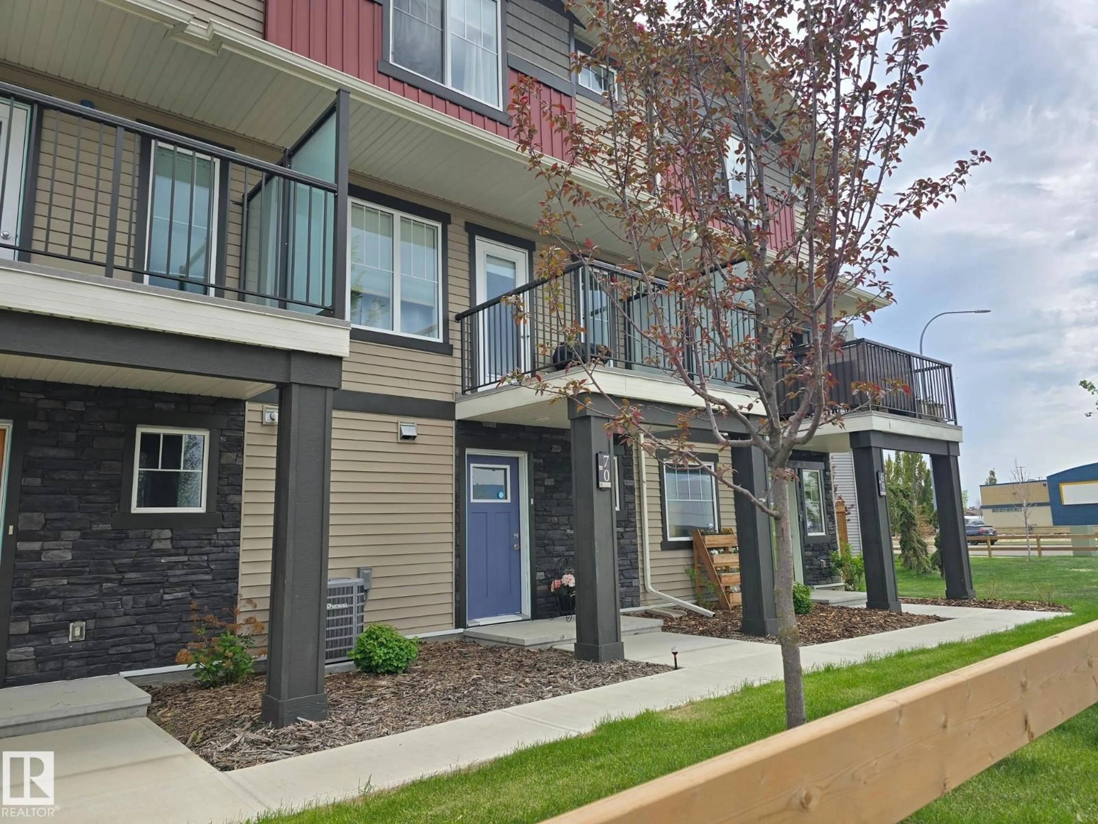 Patio, street for 50 - 70 MCLAUGHLIN DR, Spruce Grove Alberta T7X0E1