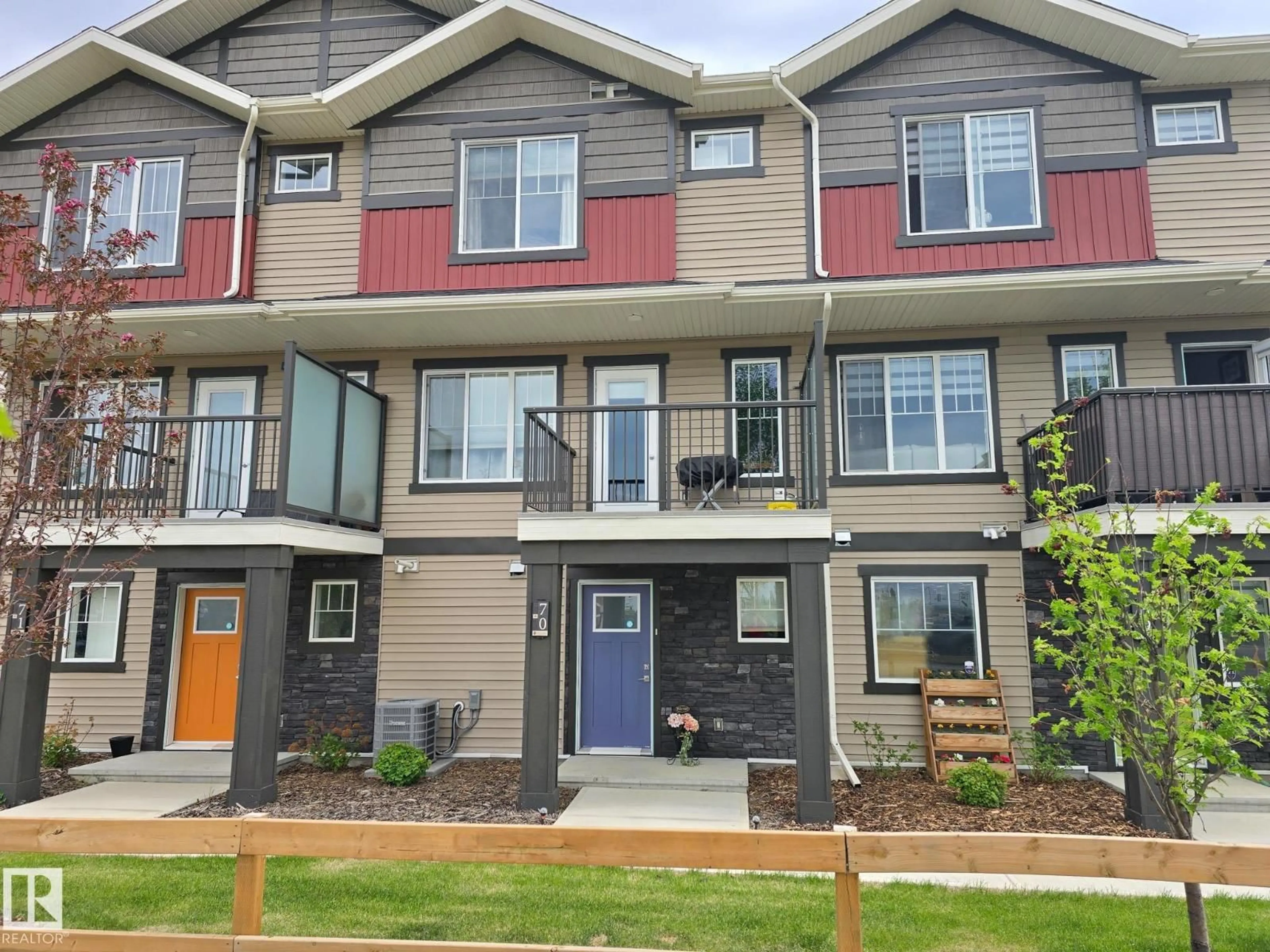 Home with vinyl exterior material, unknown for 50 - 70 MCLAUGHLIN DR, Spruce Grove Alberta T7X0E1
