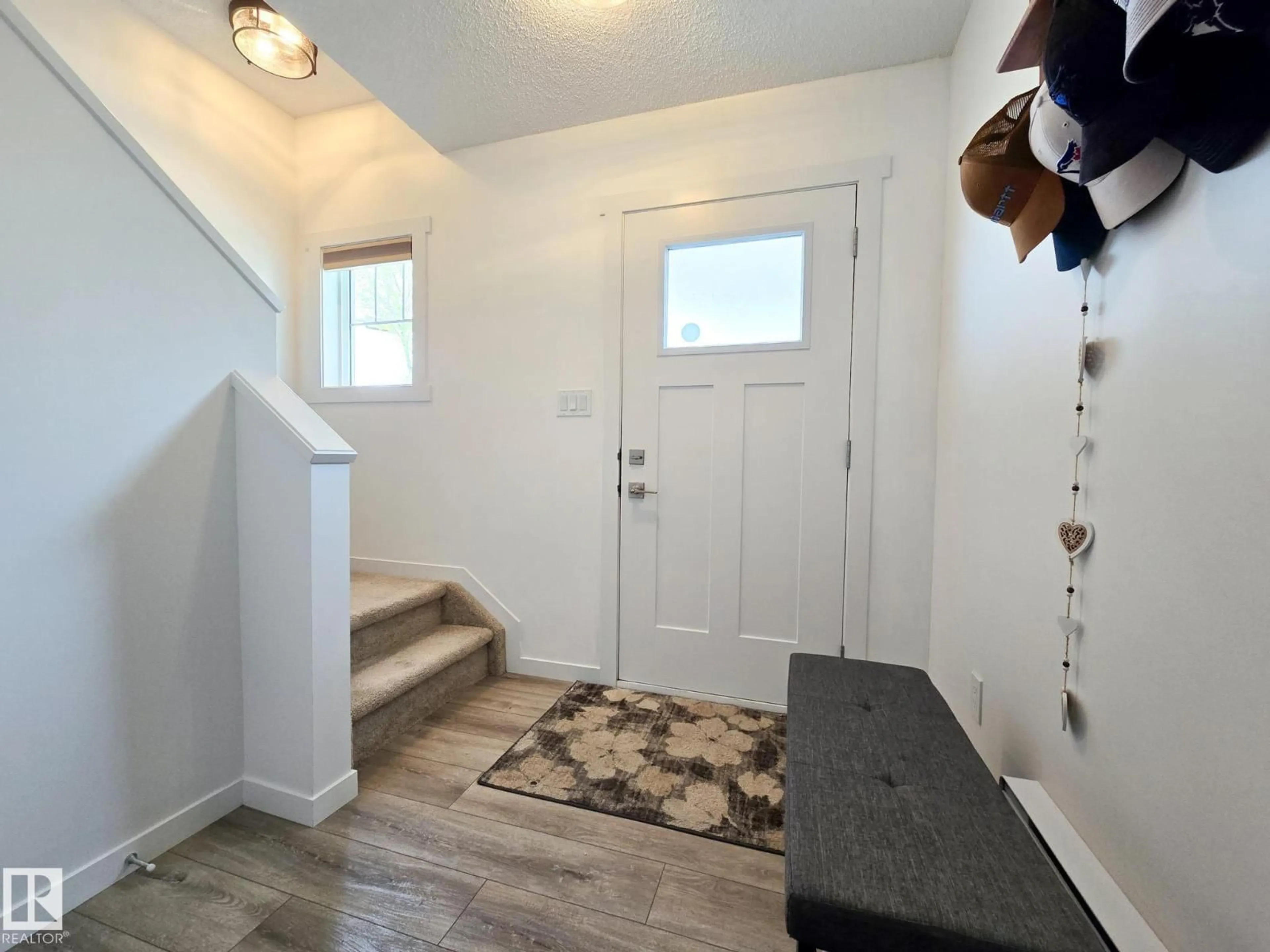 Indoor entryway for 50 - 70 MCLAUGHLIN DR, Spruce Grove Alberta T7X0E1