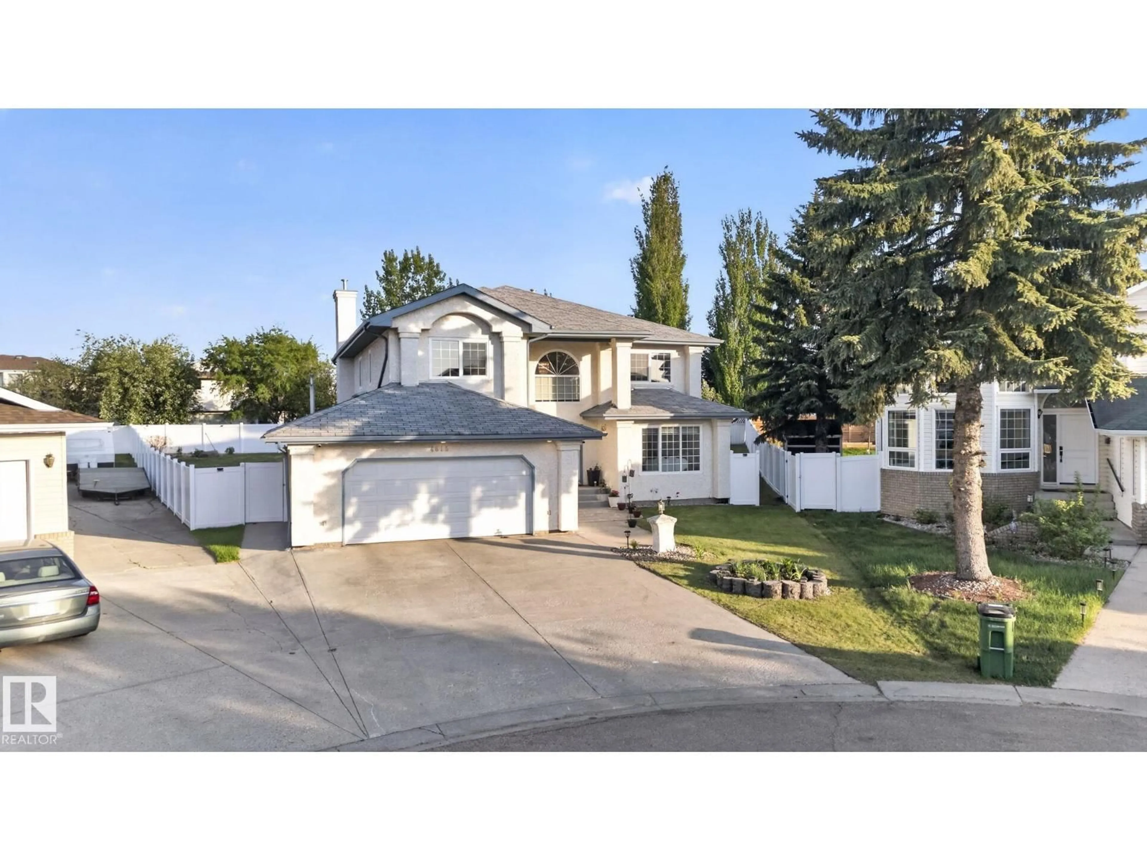Home with vinyl exterior material, street for 4615 43A AV NW, Edmonton Alberta T6L6L9