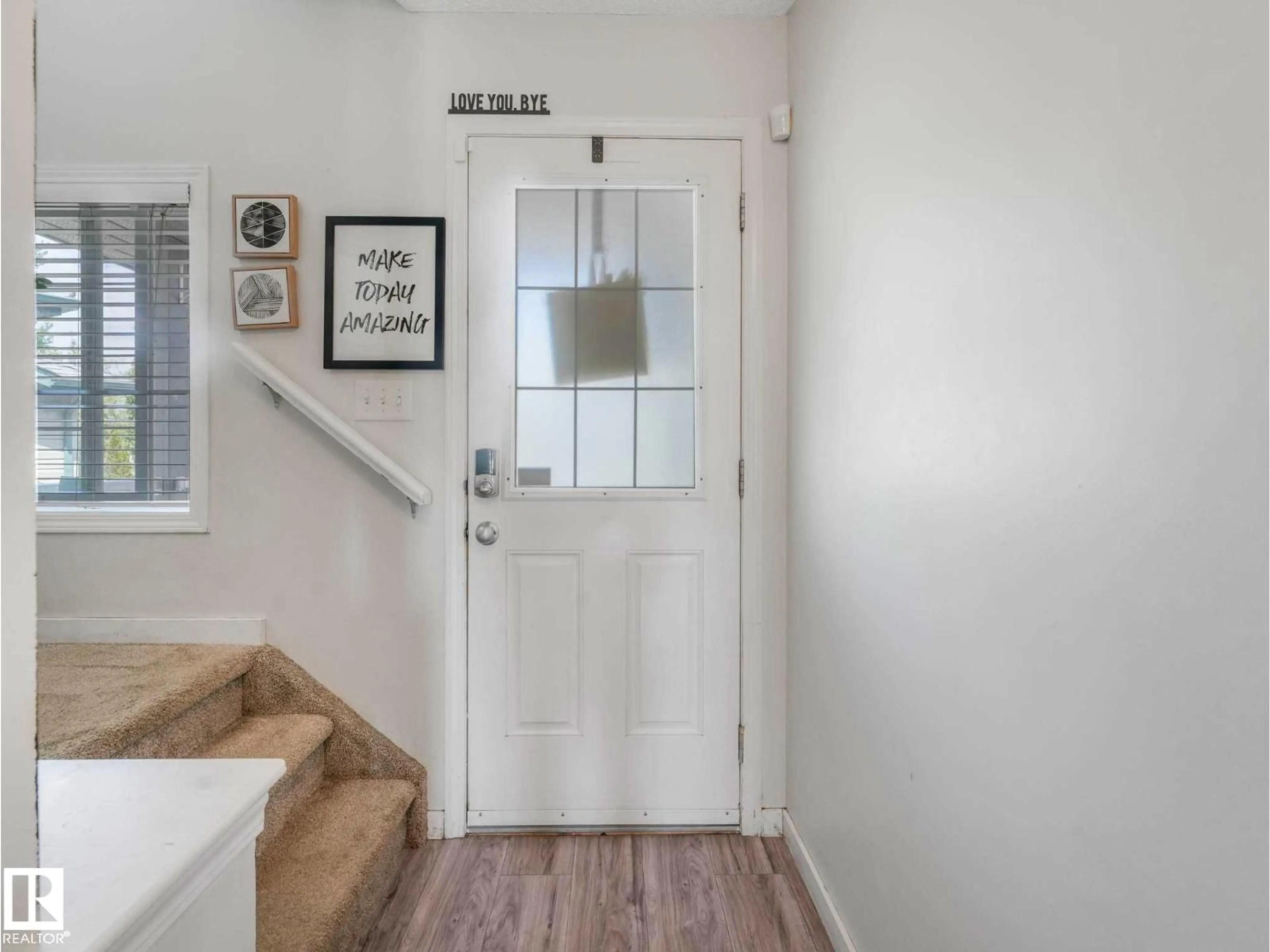 Indoor entryway for 2816 26 ST, Edmonton Alberta T6T2A2