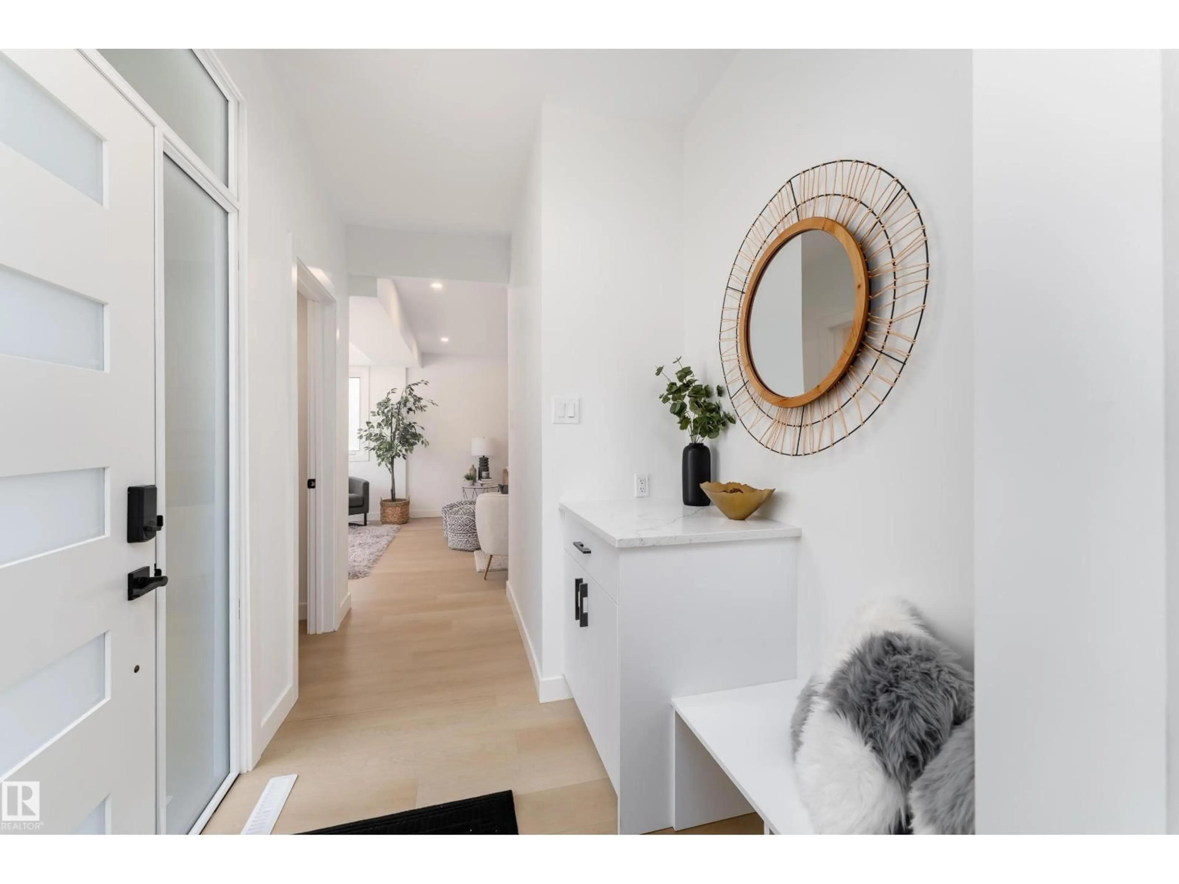 Indoor entryway for 8728 72 ST, Edmonton Alberta T6B1Y5