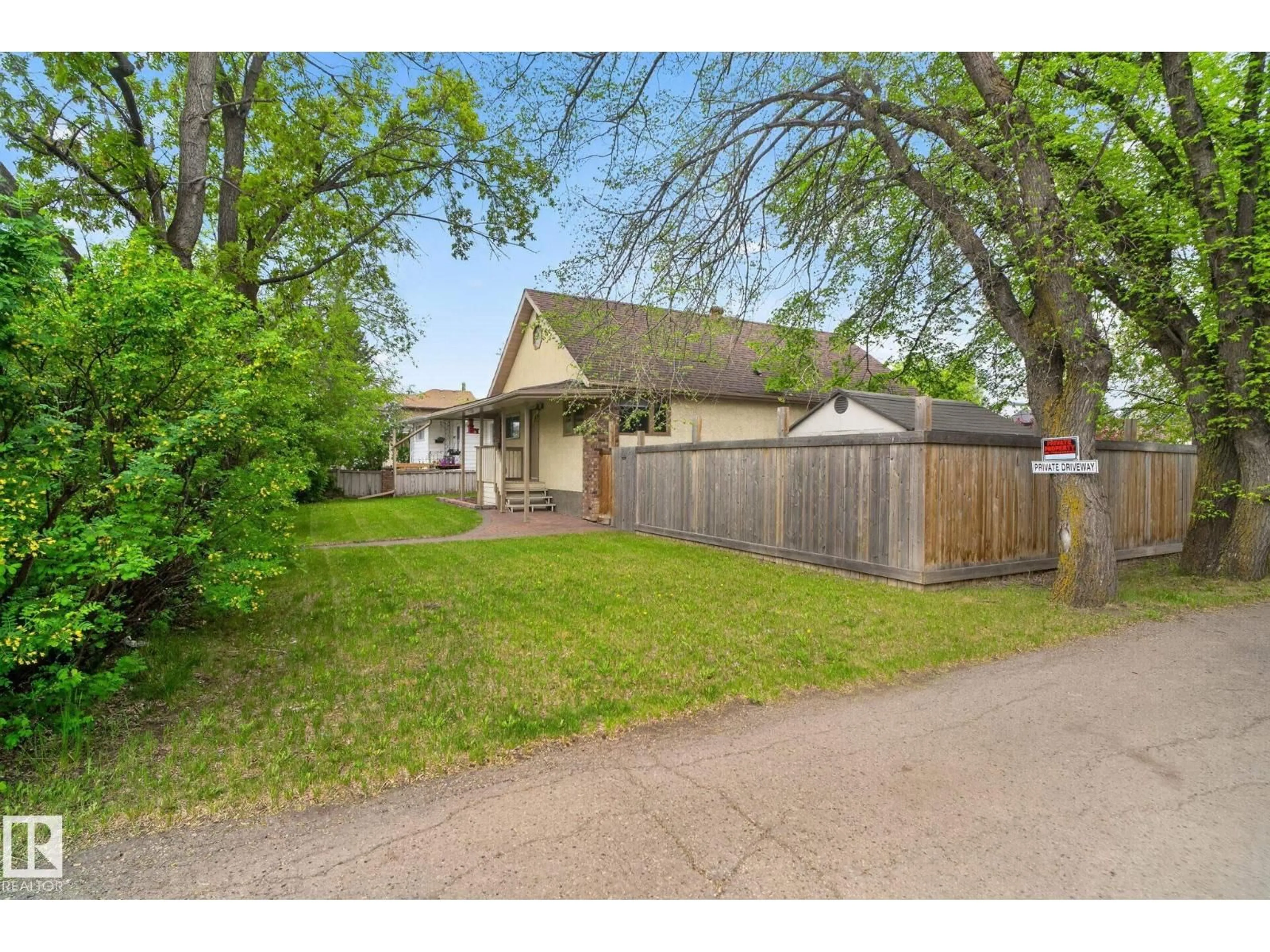 A pic from outside/outdoor area/front of a property/back of a property/a pic from drone, street for NW - 9821 153 ST, Edmonton Alberta T5P2A6
