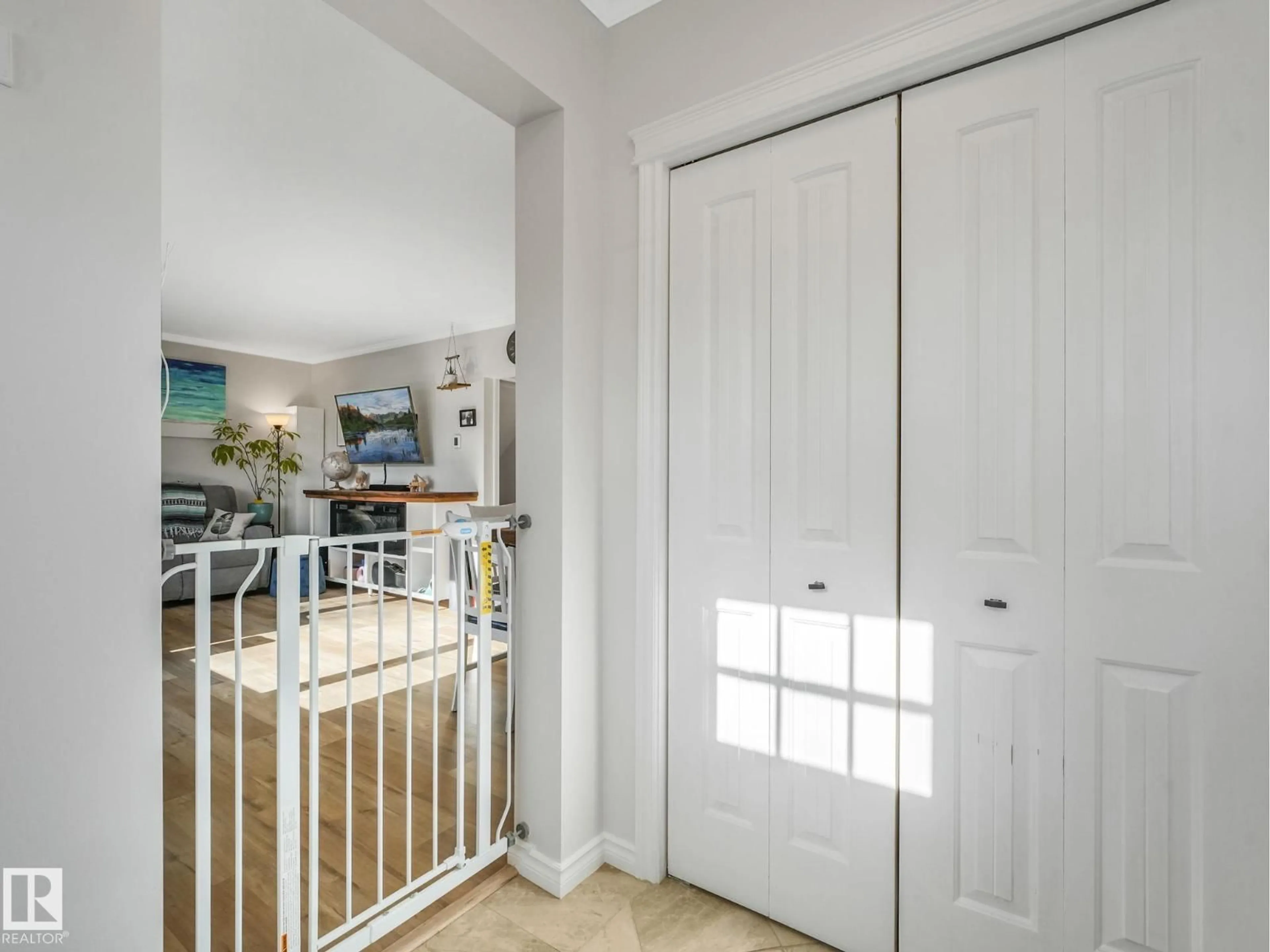 Indoor entryway for 10007 107 ST, Fort Saskatchewan Alberta T8L2H5