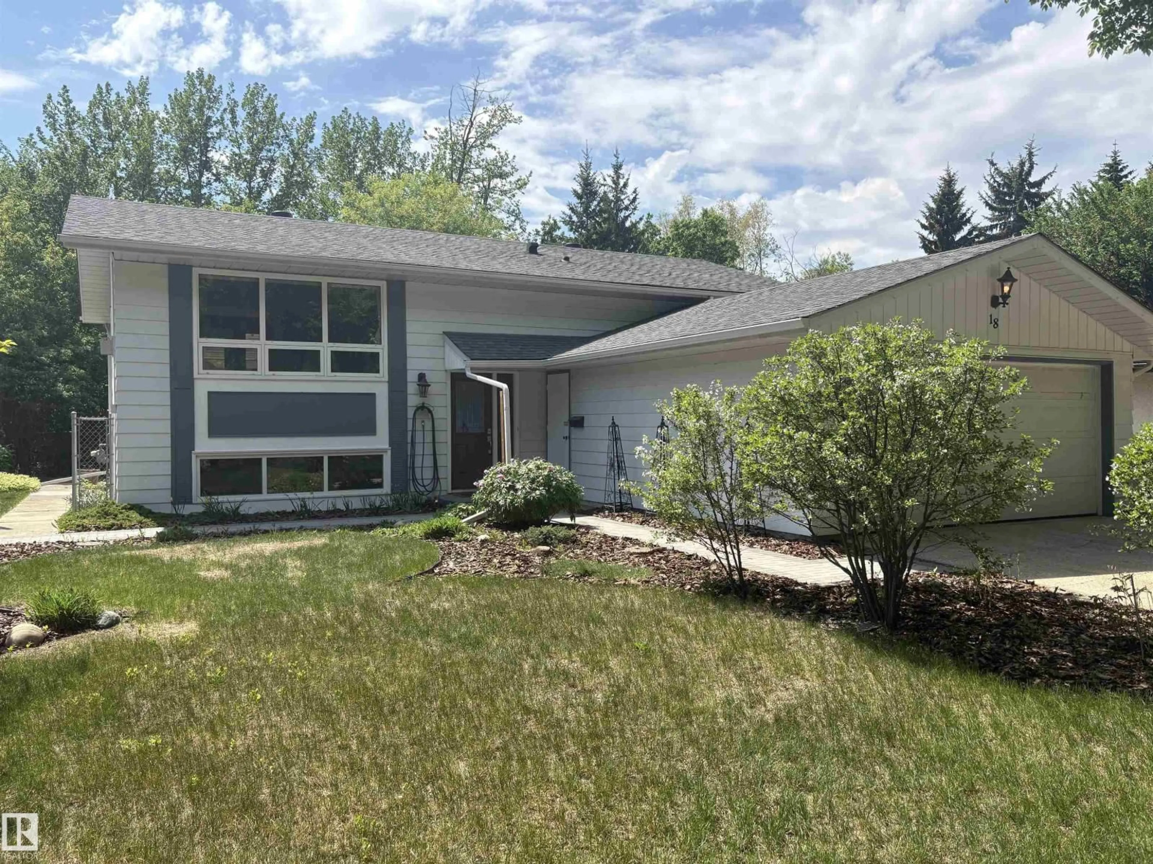 Home with vinyl exterior material, street for 18 FLINT CR, St. Albert Alberta T8N1Y8
