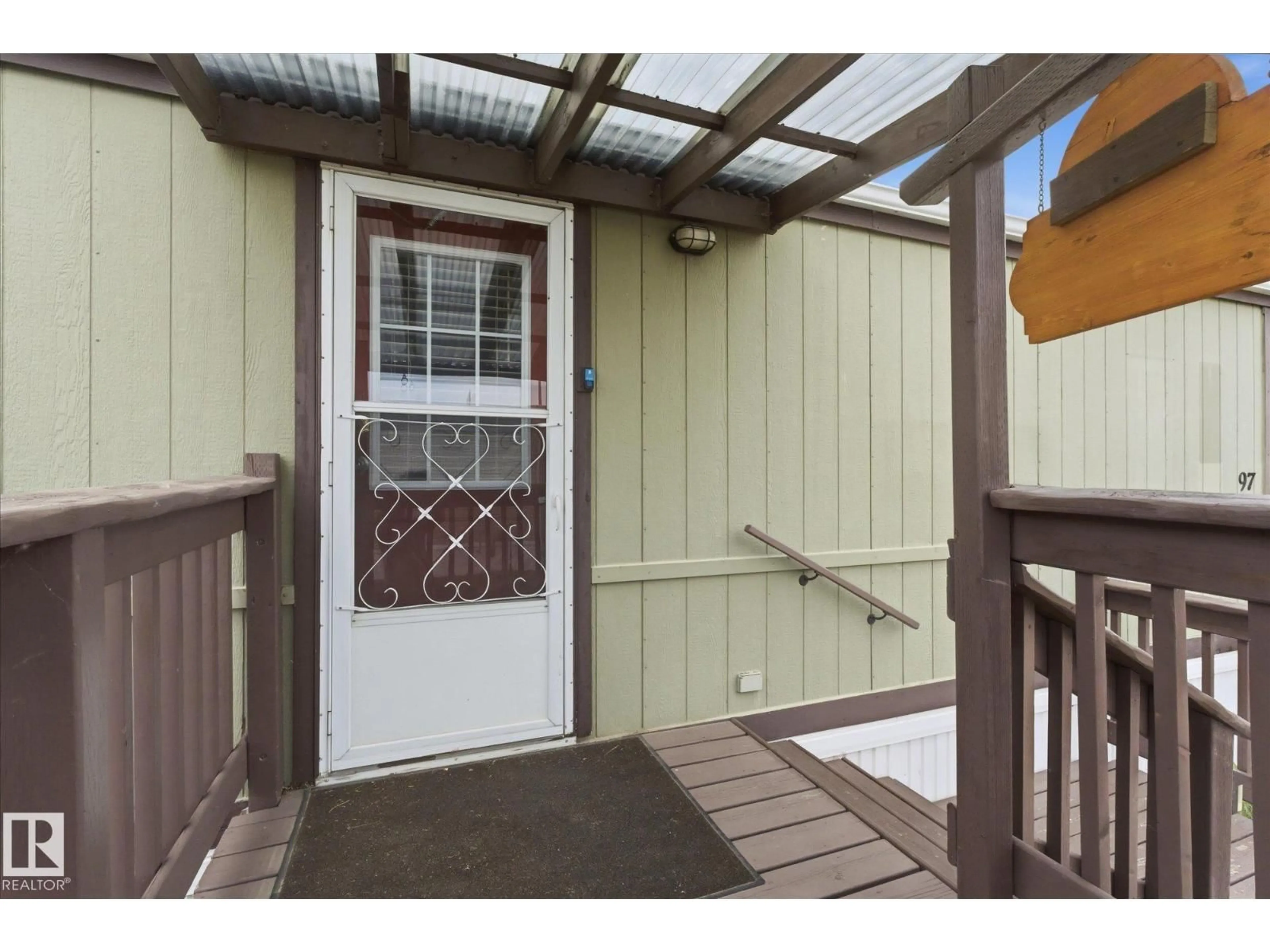 Indoor entryway for 97 - 3400 48 ST, Stony Plain Alberta T7Z1S1