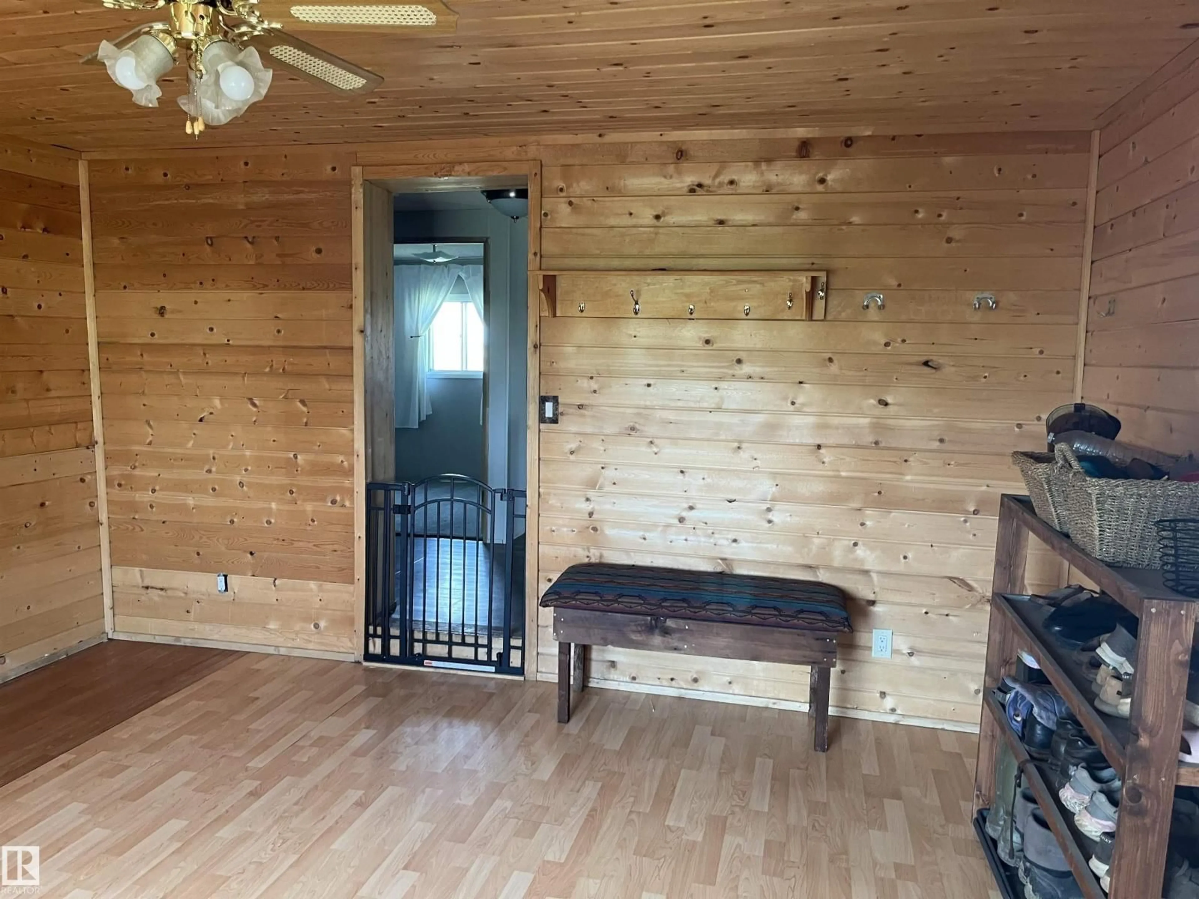 A pic of a room for 48028 RR 133, Rural Beaver County Alberta T0B4N0