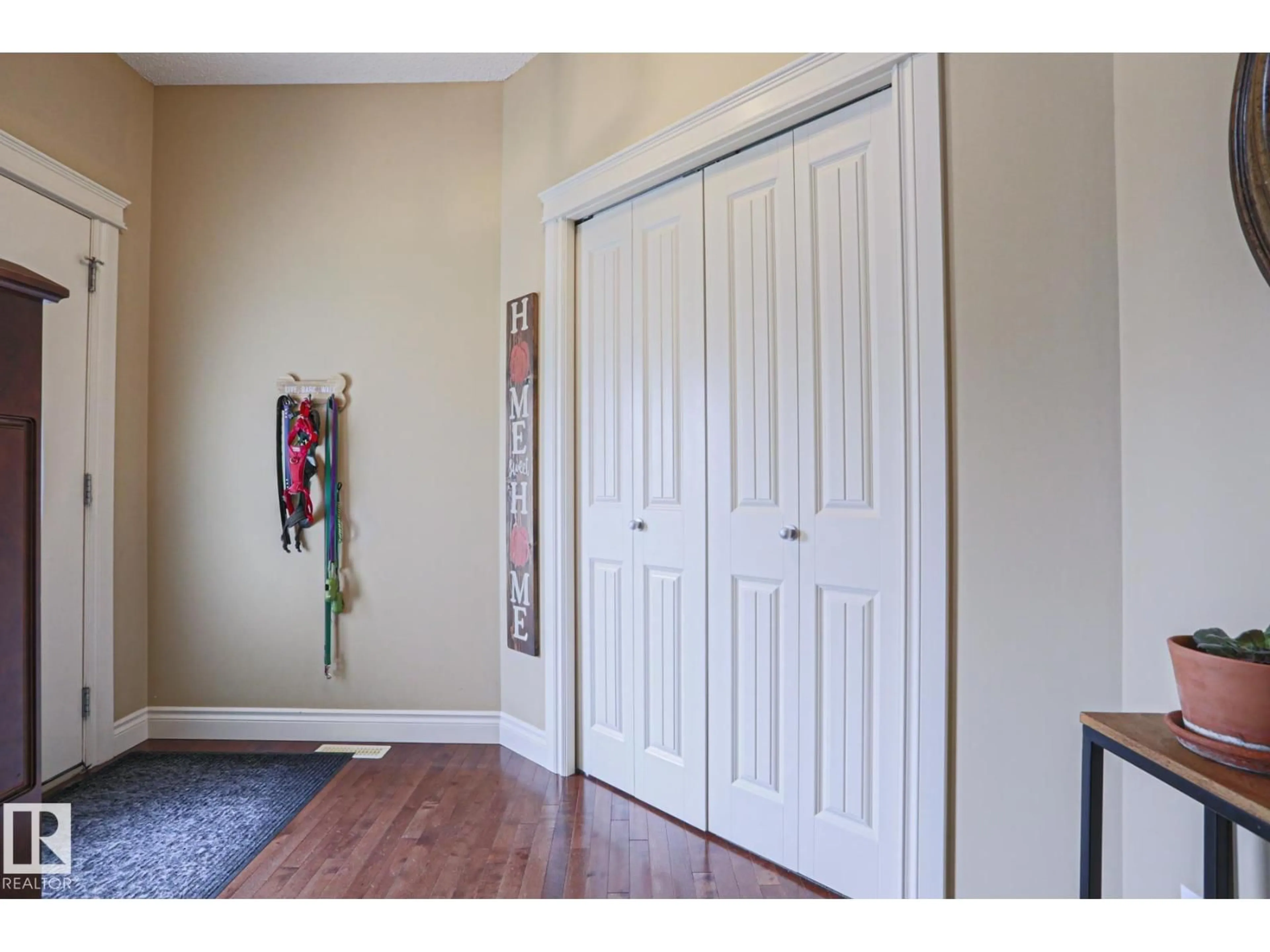 Indoor entryway for 240 HENDERSON LI, Spruce Grove Alberta T7X0L5