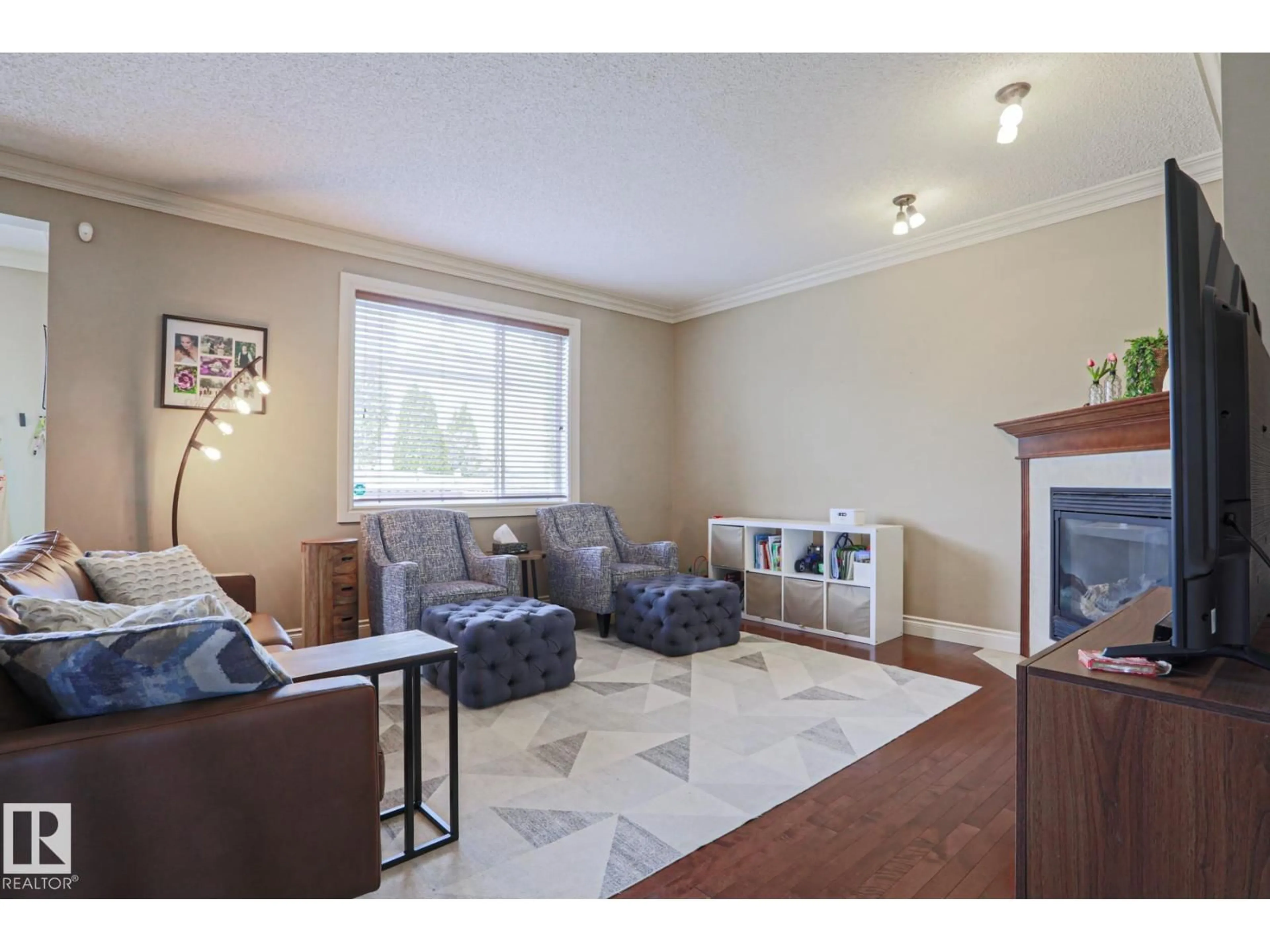 Living room with furniture, unknown for 240 HENDERSON LI, Spruce Grove Alberta T7X0L5