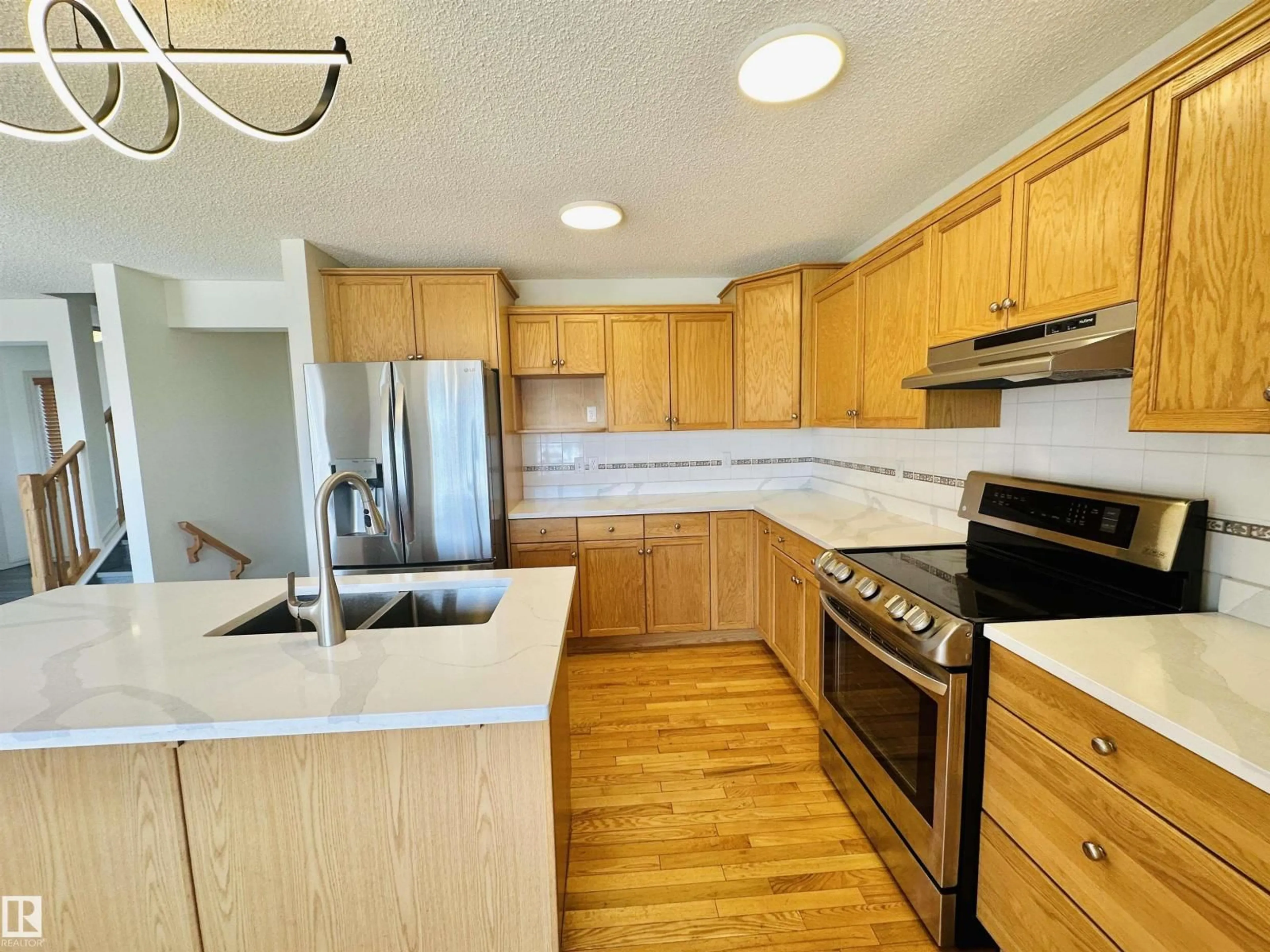 Standard kitchen, unknown for 4811 152 AV, Edmonton Alberta T5Y3B8