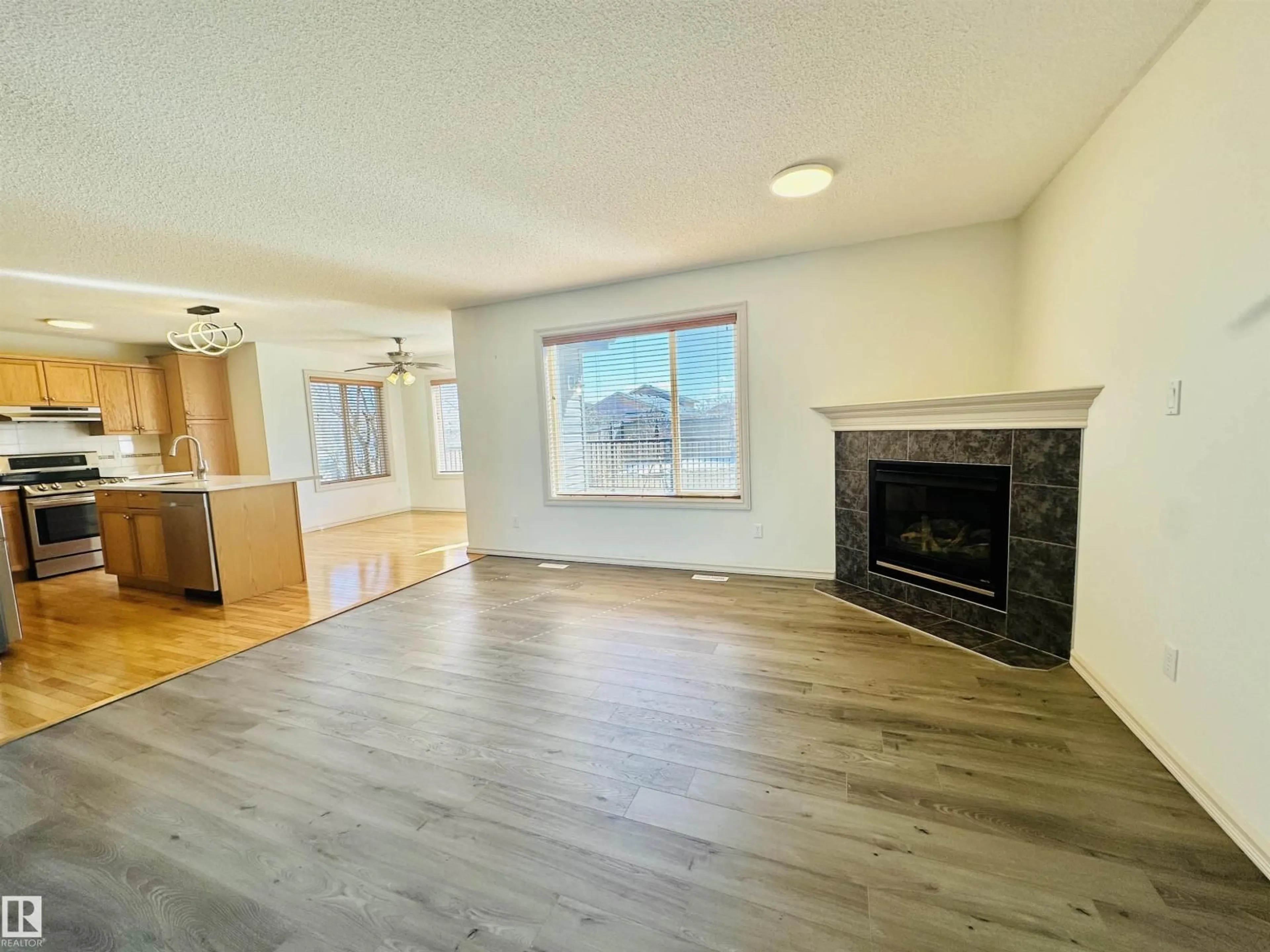 A pic of a room for 4811 152 AV, Edmonton Alberta T5Y3B8