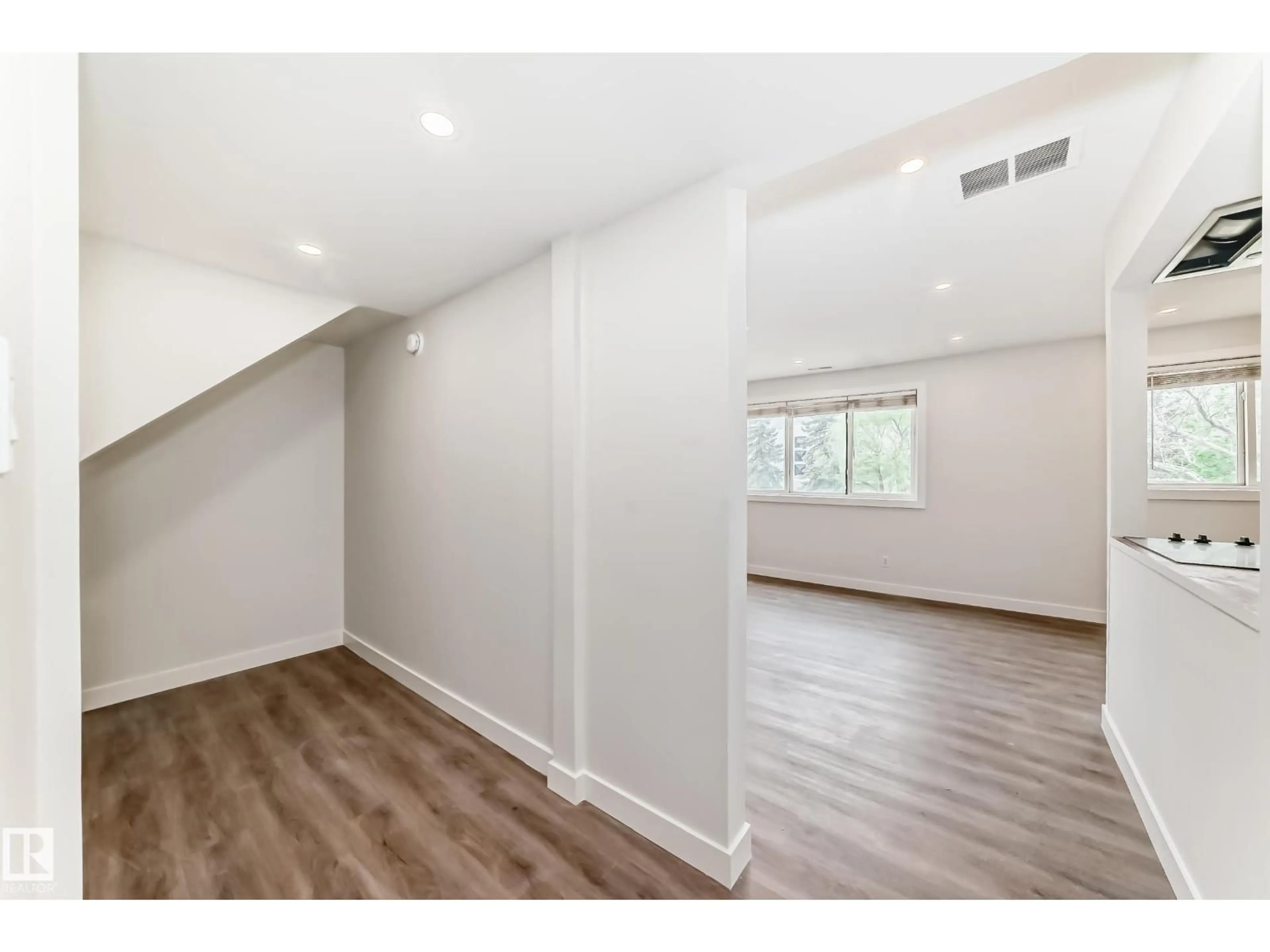A pic of a room for 1488 LAKEWOOD RD, Edmonton Alberta T6K3M2