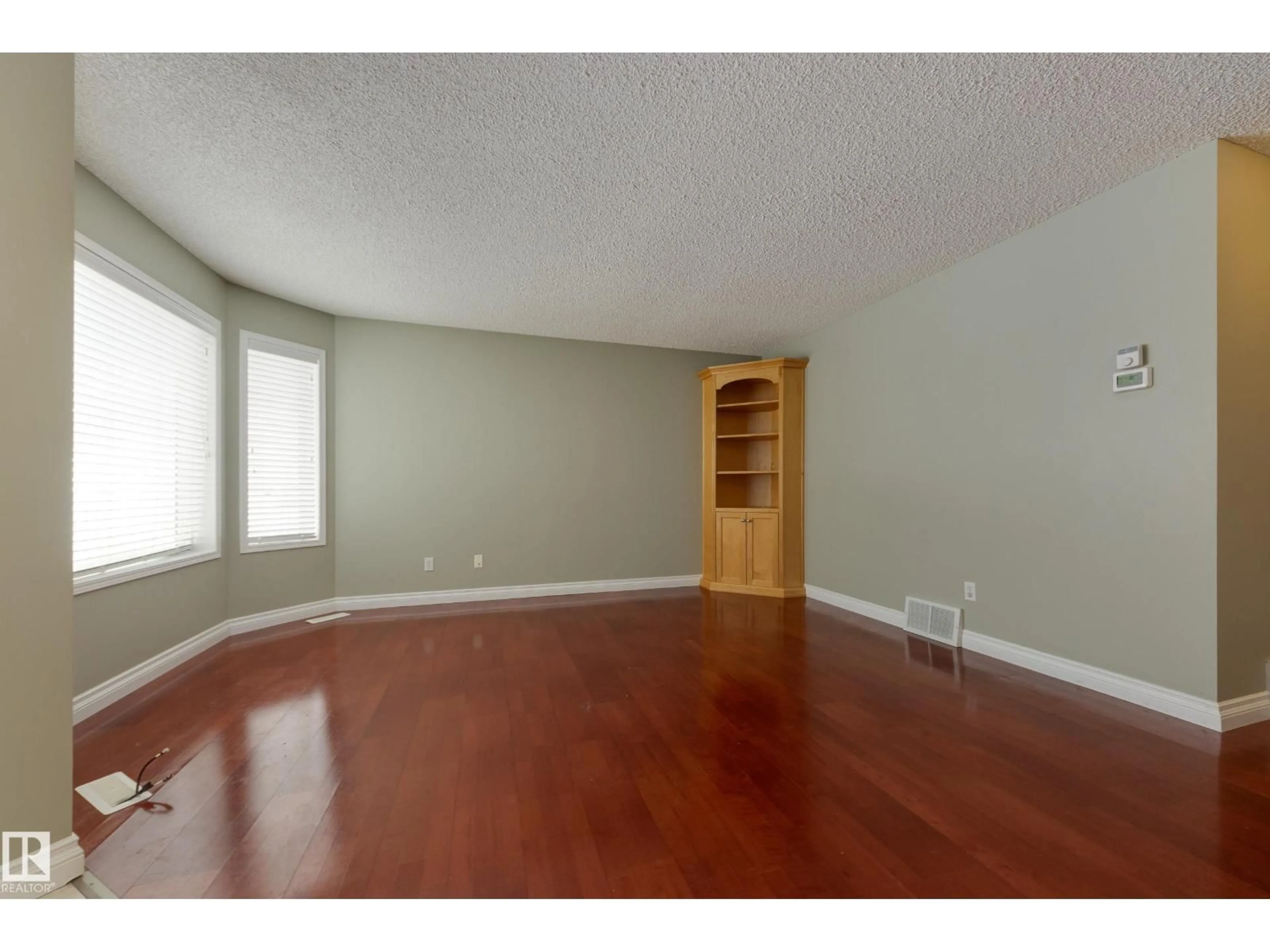 A pic of a room for 9916 178 AV, Edmonton Alberta T5X5X2