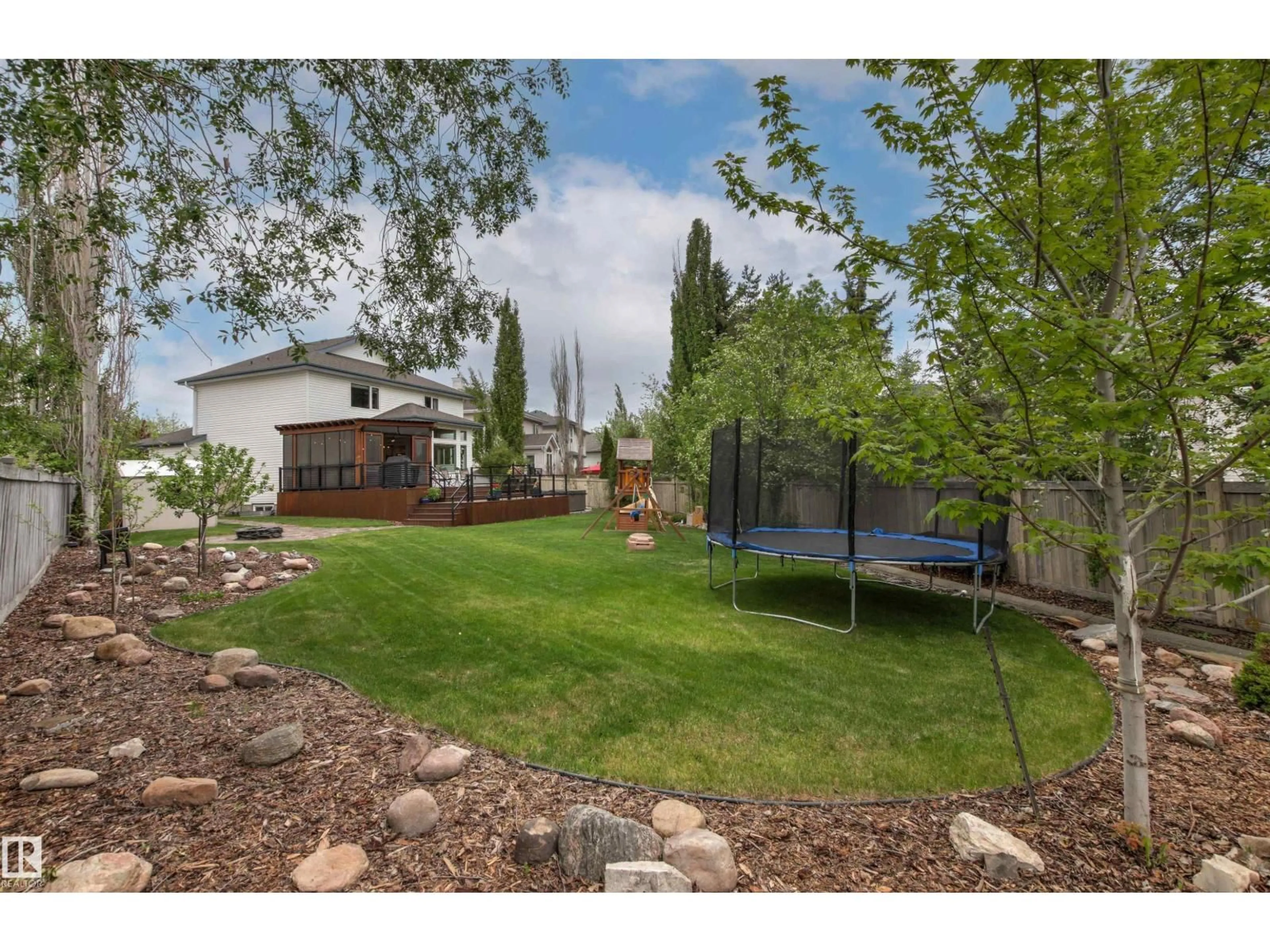 A pic from outside/outdoor area/front of a property/back of a property/a pic from drone, mountain view for NW - 1139 117 ST, Edmonton Alberta T6J7E5