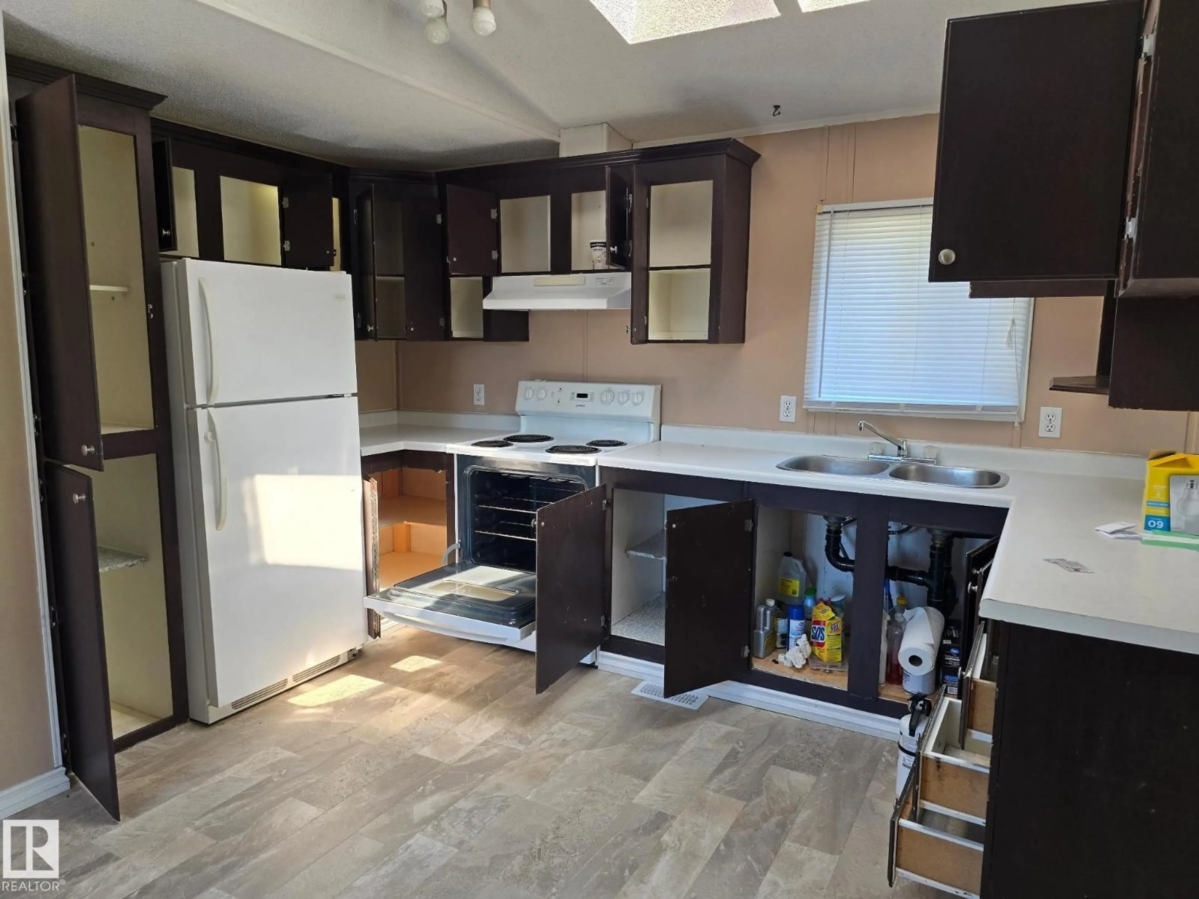 Standard kitchen, unknown for 5204 53 AV, Cold Lake Alberta T9M1W9