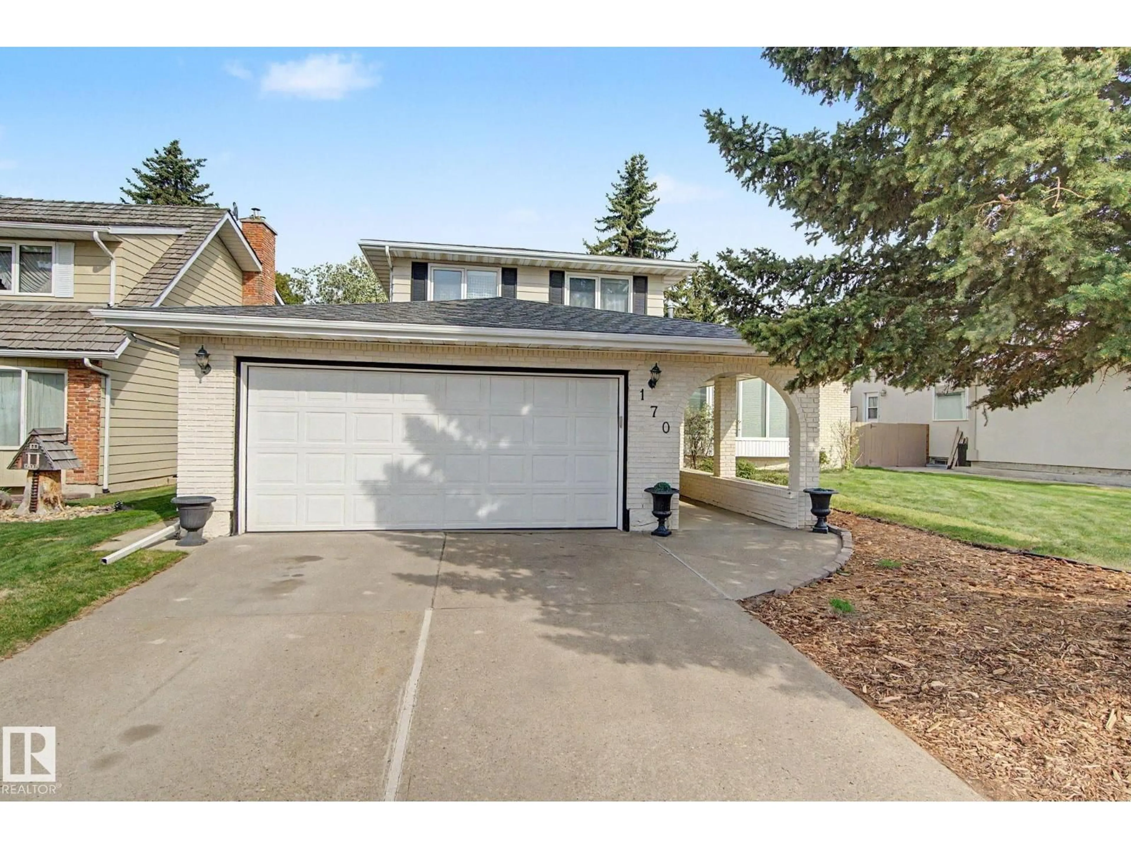 Home with vinyl exterior material, street for 170 WESTRIDGE RD, Edmonton Alberta T5T1B8
