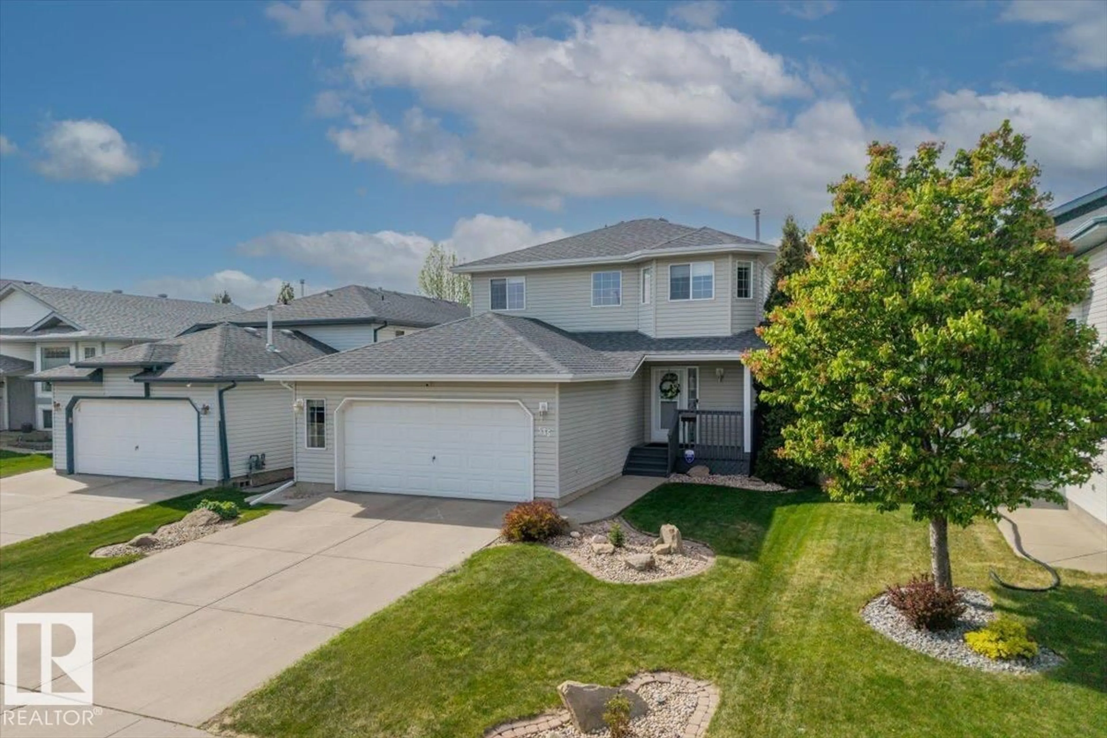 A pic from outside/outdoor area/front of a property/back of a property/a pic from drone, street for 535 WISEMAN LN, Edmonton Alberta T6T1N6