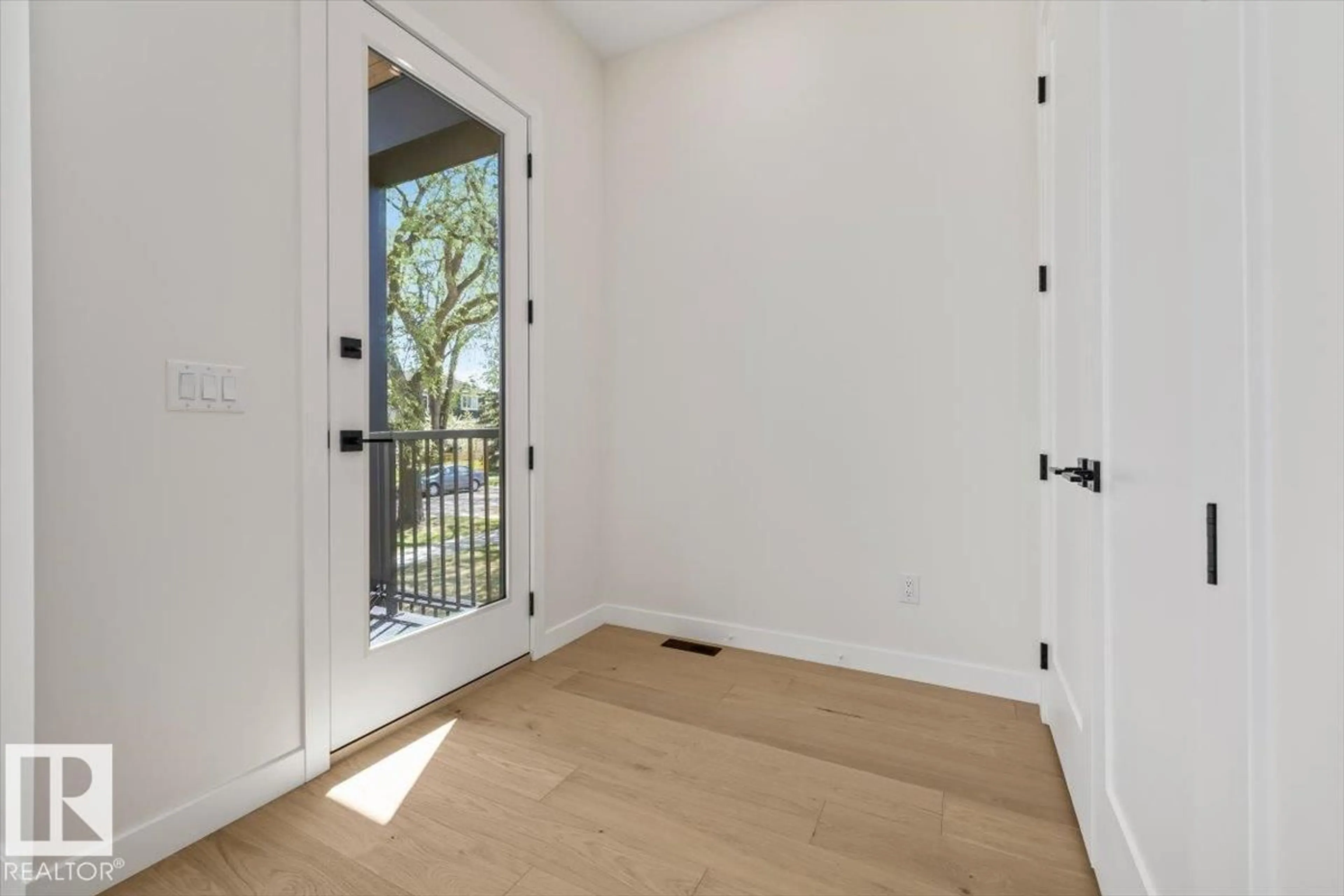 Indoor entryway for NW - 10932 & 10934 132 ST, Edmonton Alberta T5M1C9