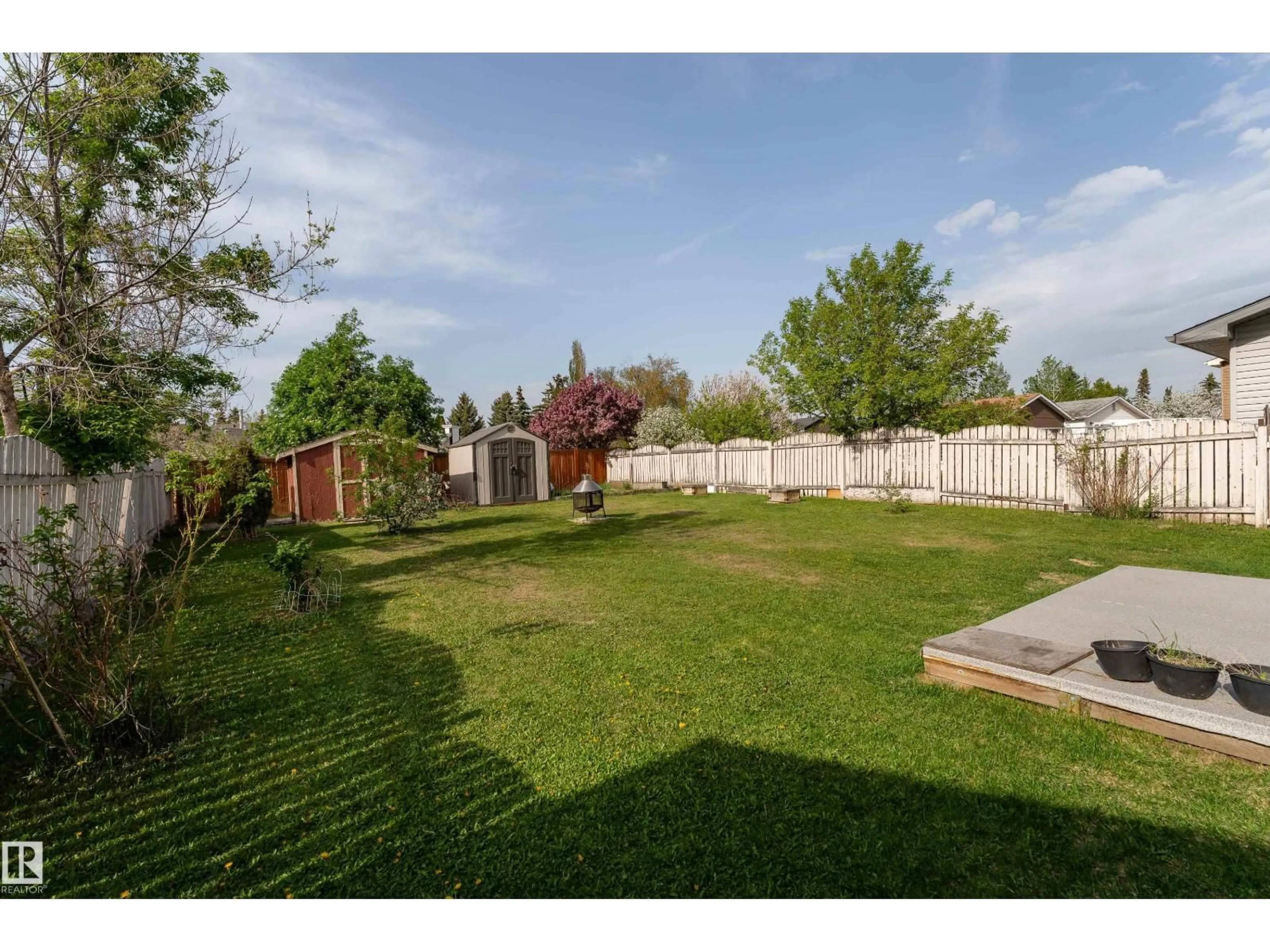 A pic from outside/outdoor area/front of a property/back of a property/a pic from drone, unknown for NW - 4620 37A AV, Edmonton Alberta T6L3A6