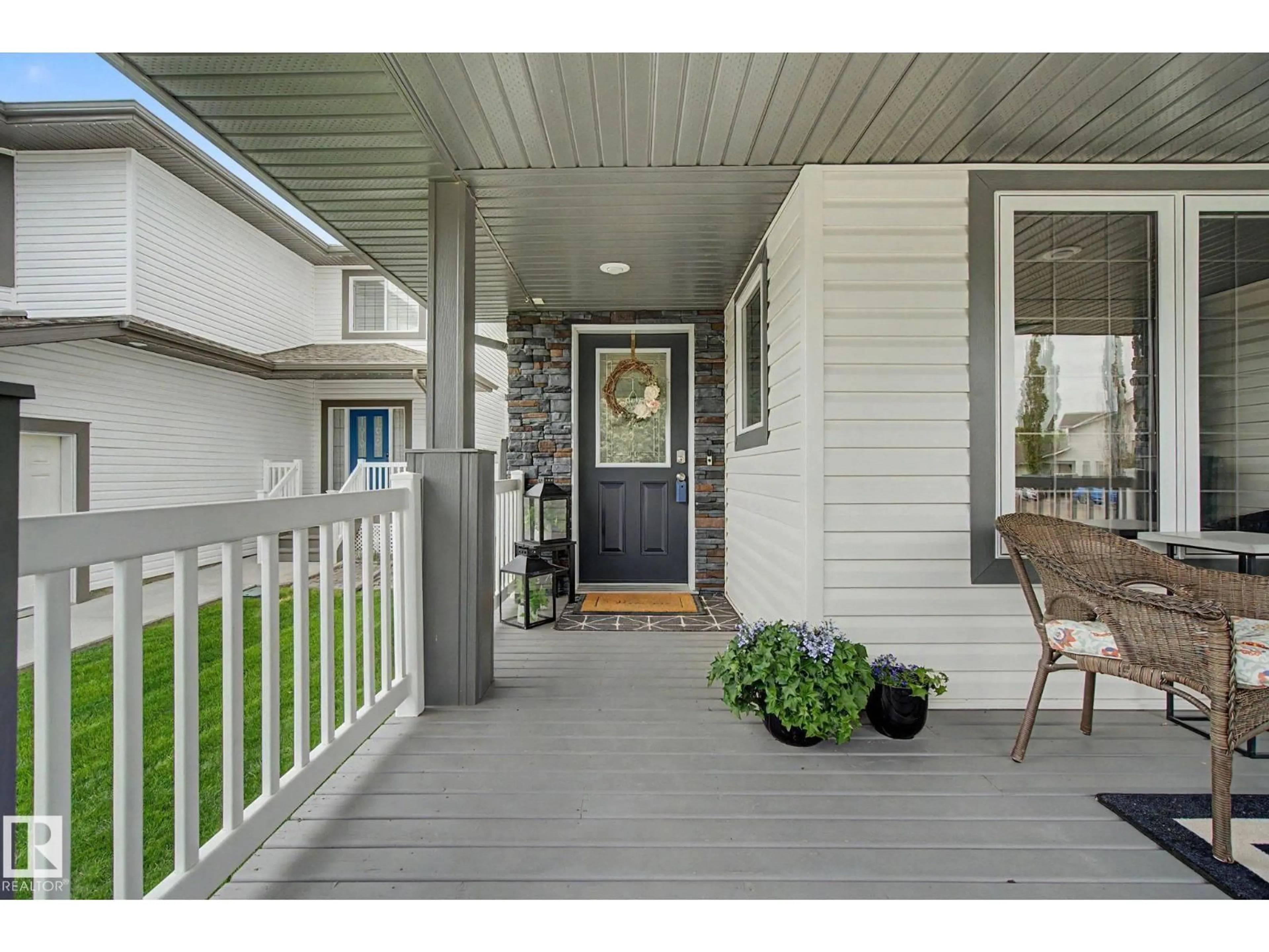 Indoor entryway for 524 WESTERRA BV, Stony Plain Alberta T7Z3A1