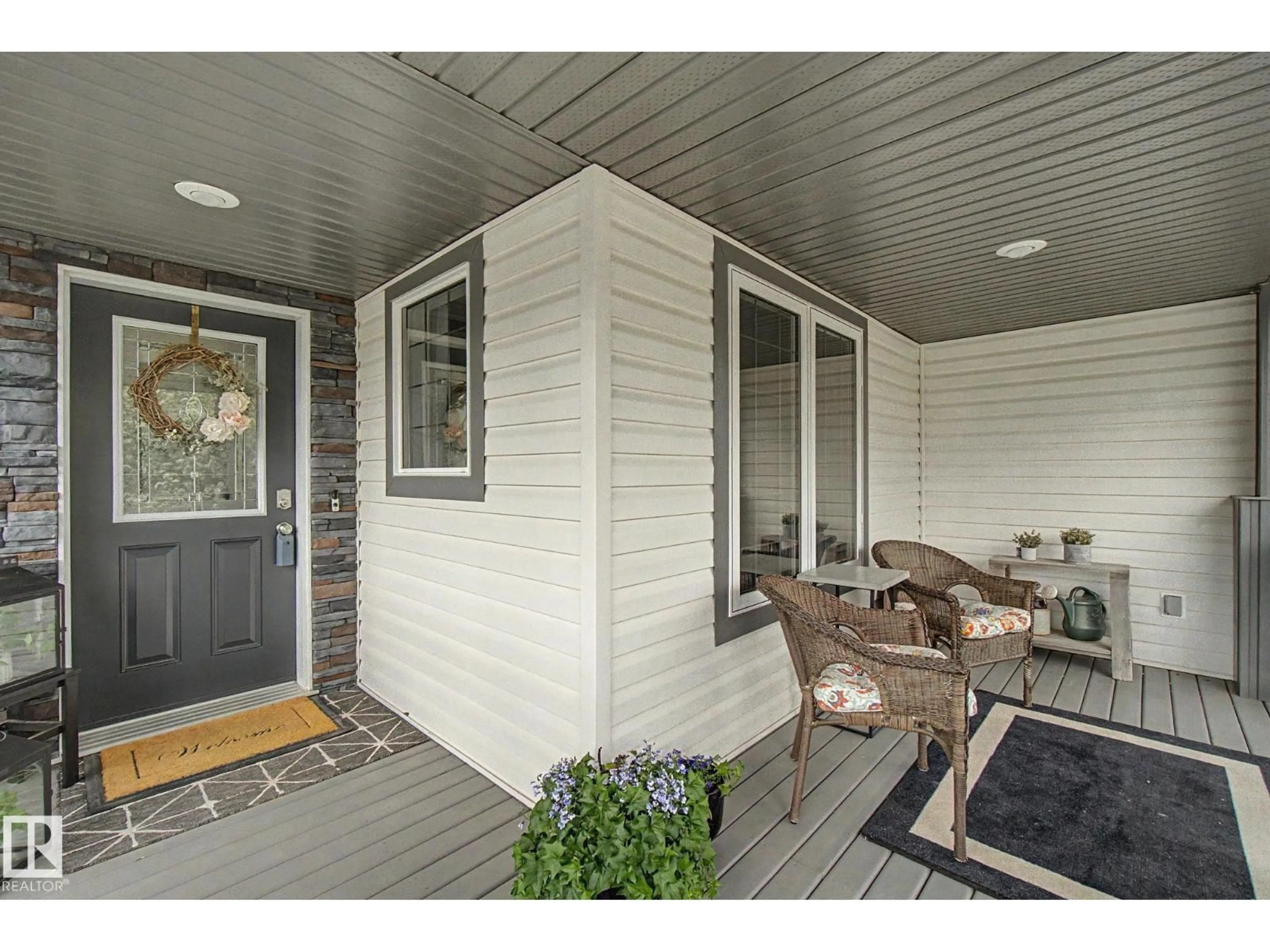 Indoor entryway for 524 WESTERRA BV, Stony Plain Alberta T7Z3A1