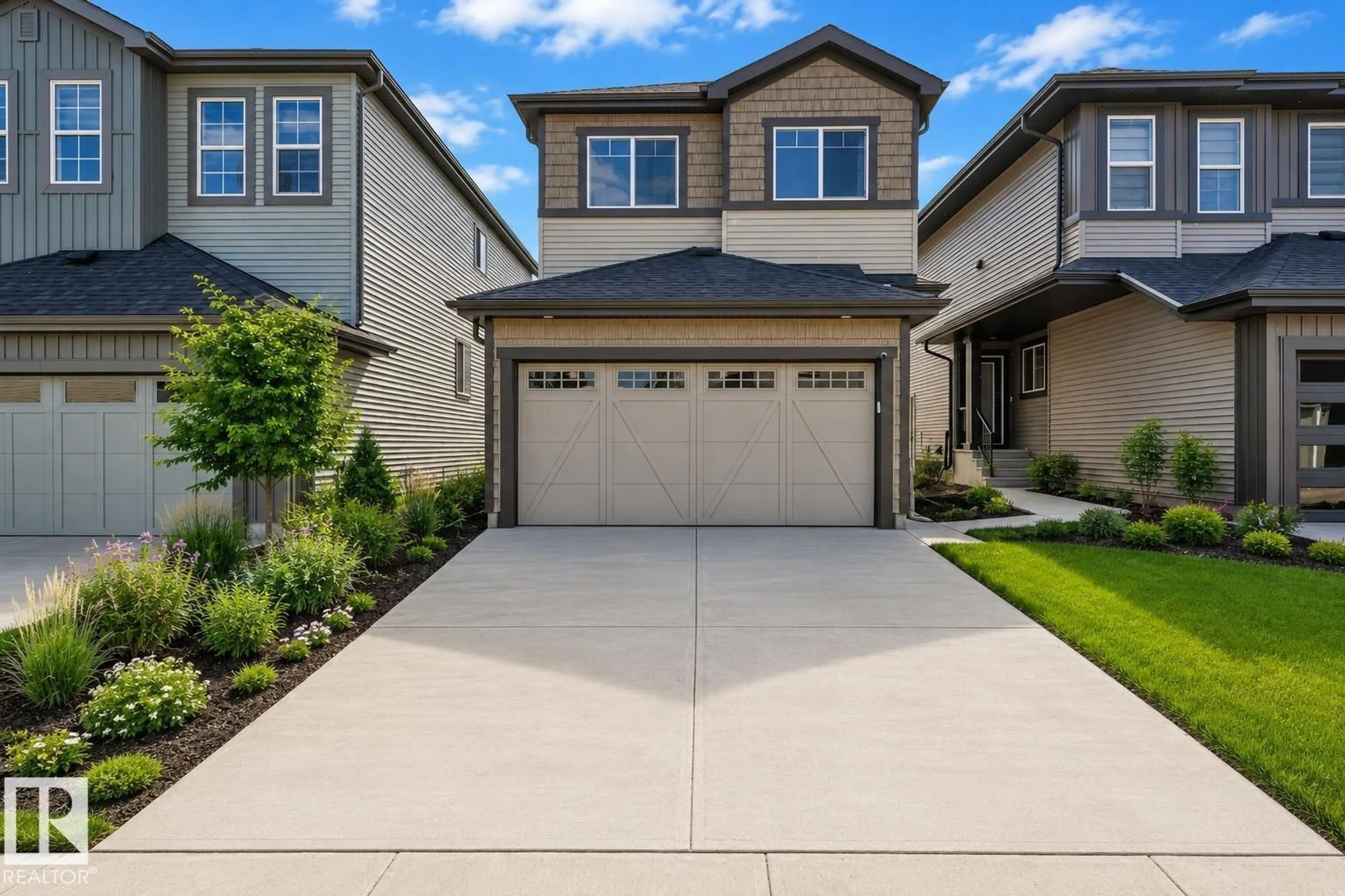 Home with vinyl exterior material, street for 1538 GRANT WY NW, Edmonton Alberta T5T0W2