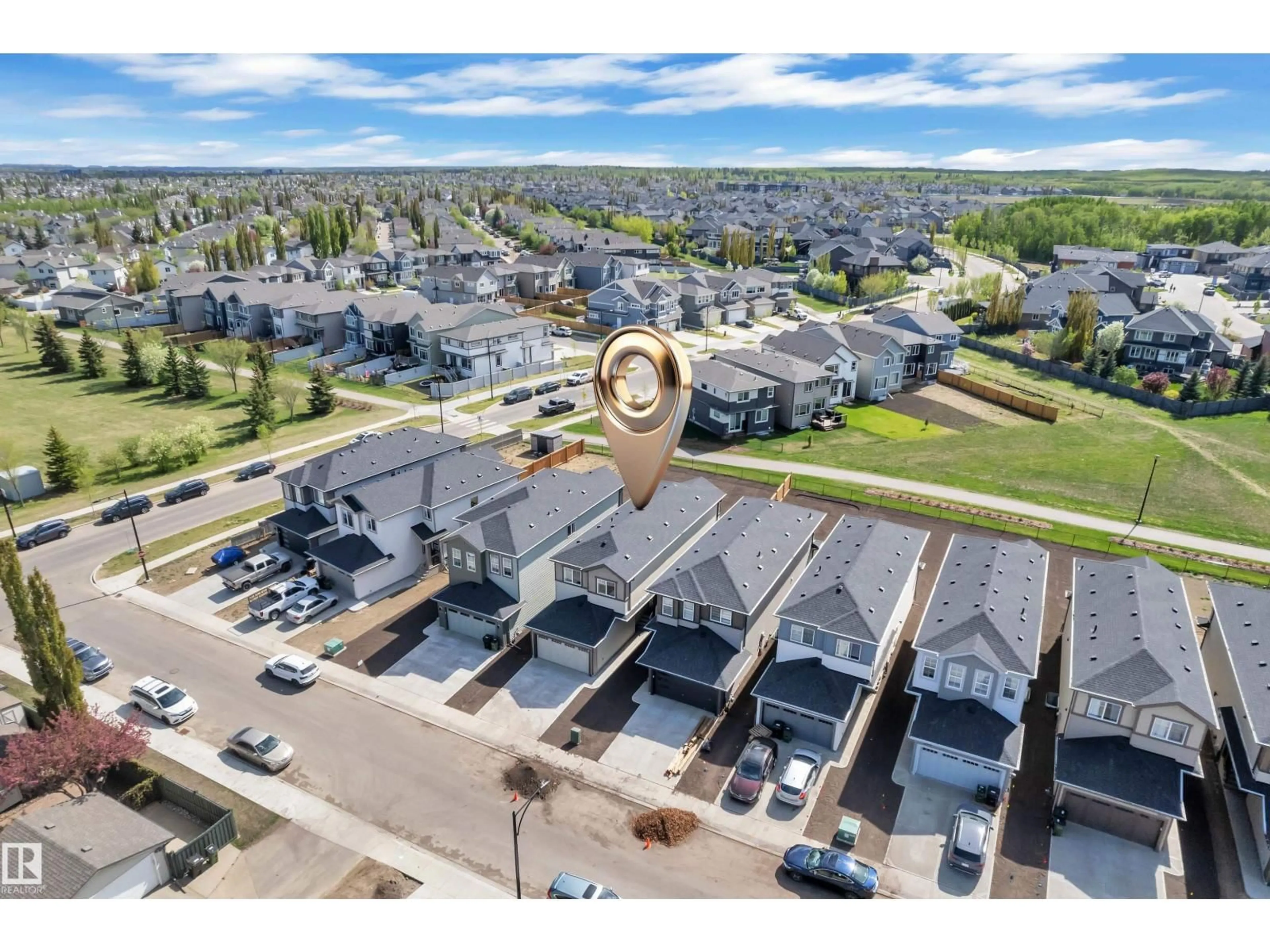 A pic from outside/outdoor area/front of a property/back of a property/a pic from drone, street for 1538 GRANT WY NW, Edmonton Alberta T5T0W2