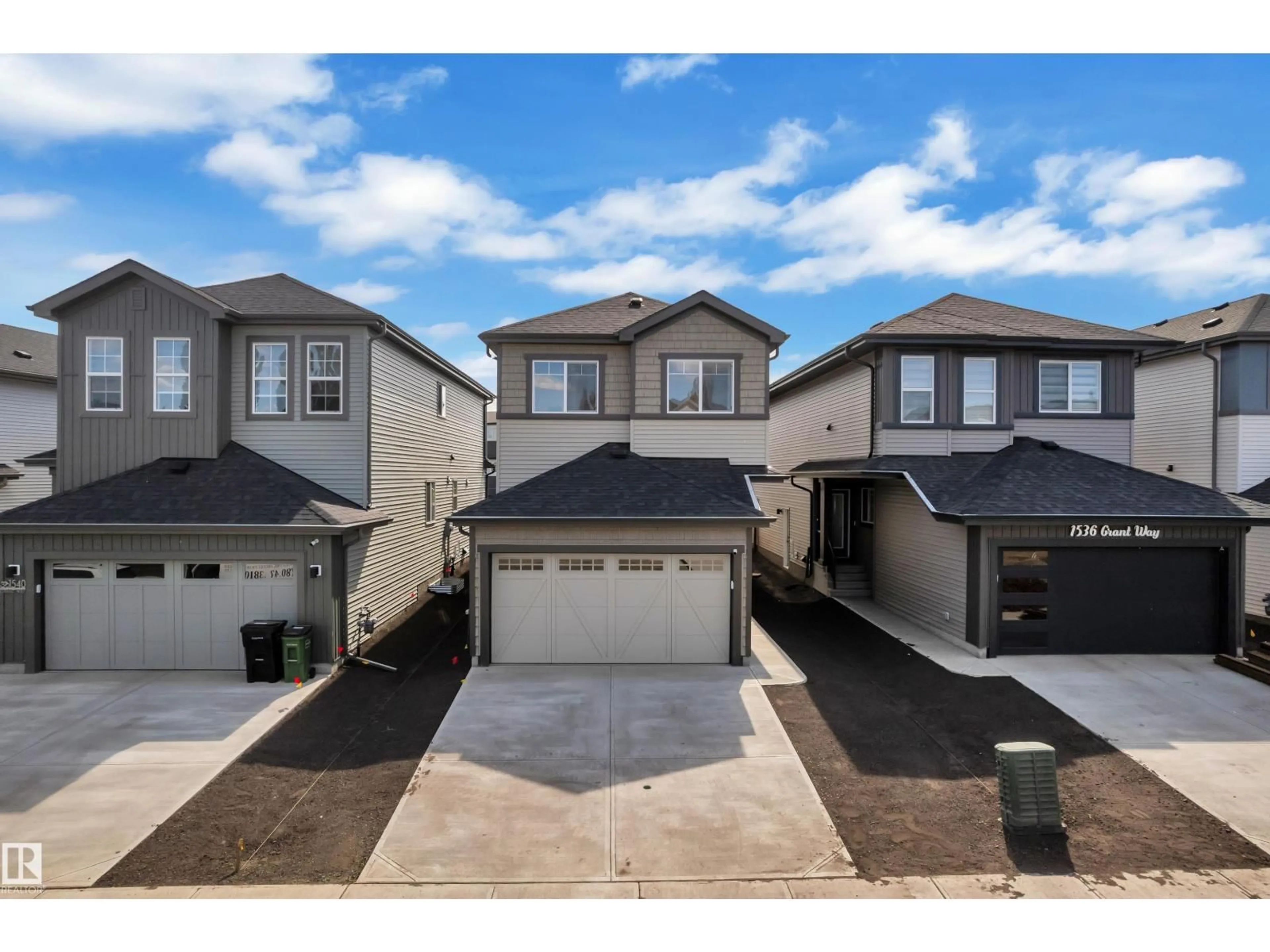 A pic from outside/outdoor area/front of a property/back of a property/a pic from drone, street for 1538 GRANT WY NW, Edmonton Alberta T5T0W2
