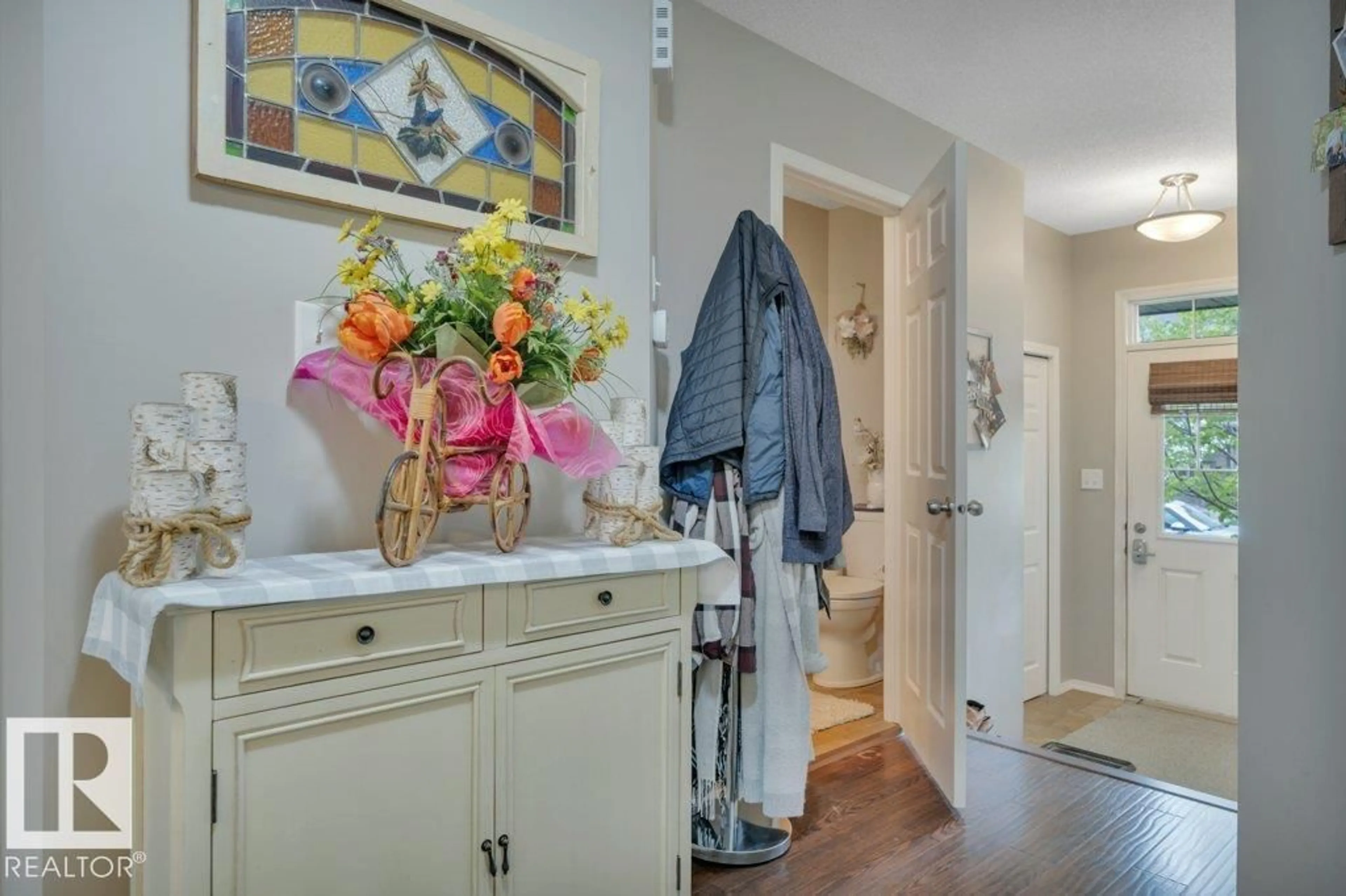 Indoor entryway for NW - 6042 214 ST, Edmonton Alberta T6M0K1