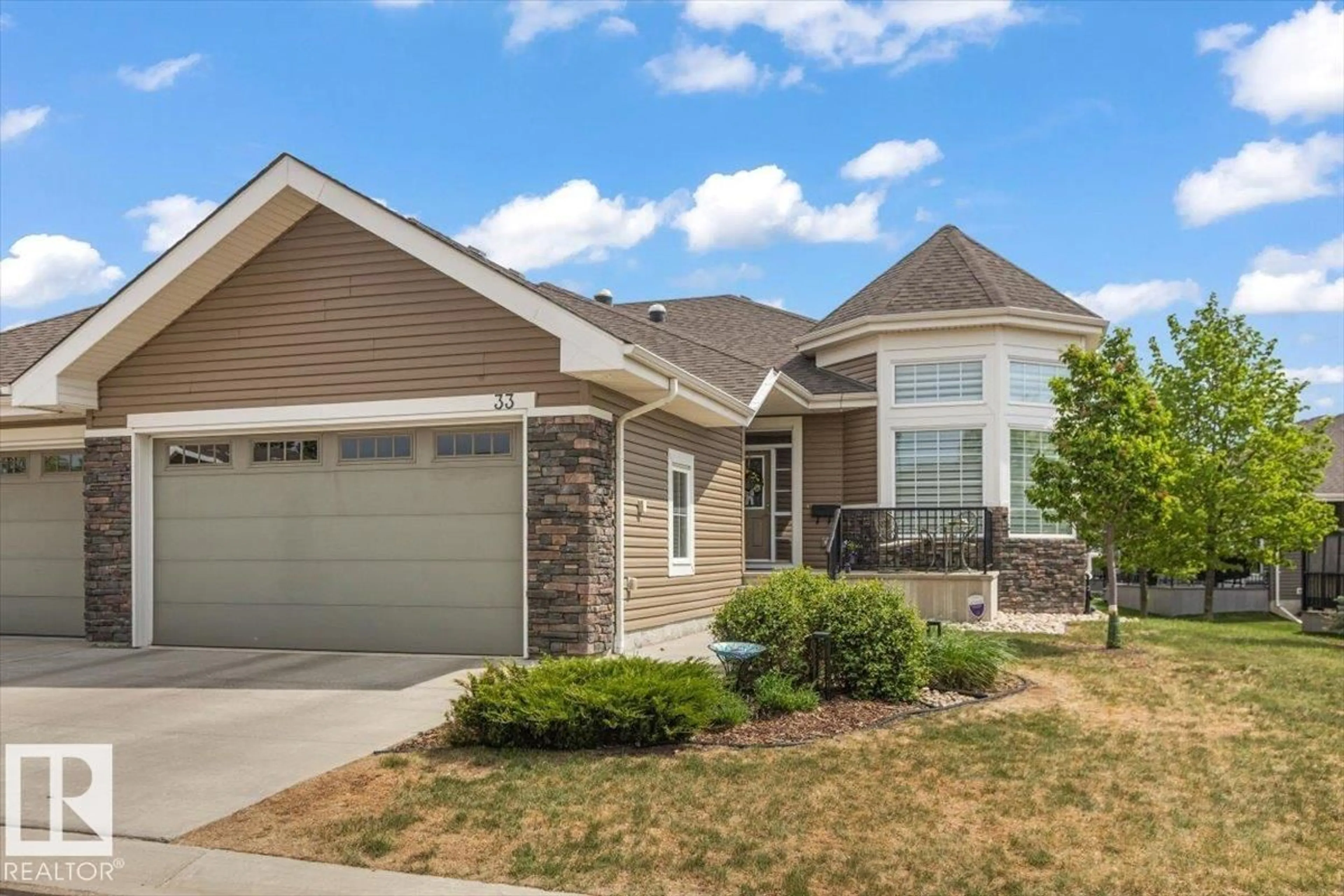 Home with vinyl exterior material, street for 88 - 33 LACOMBE DR, St. Albert Alberta T8N7N3