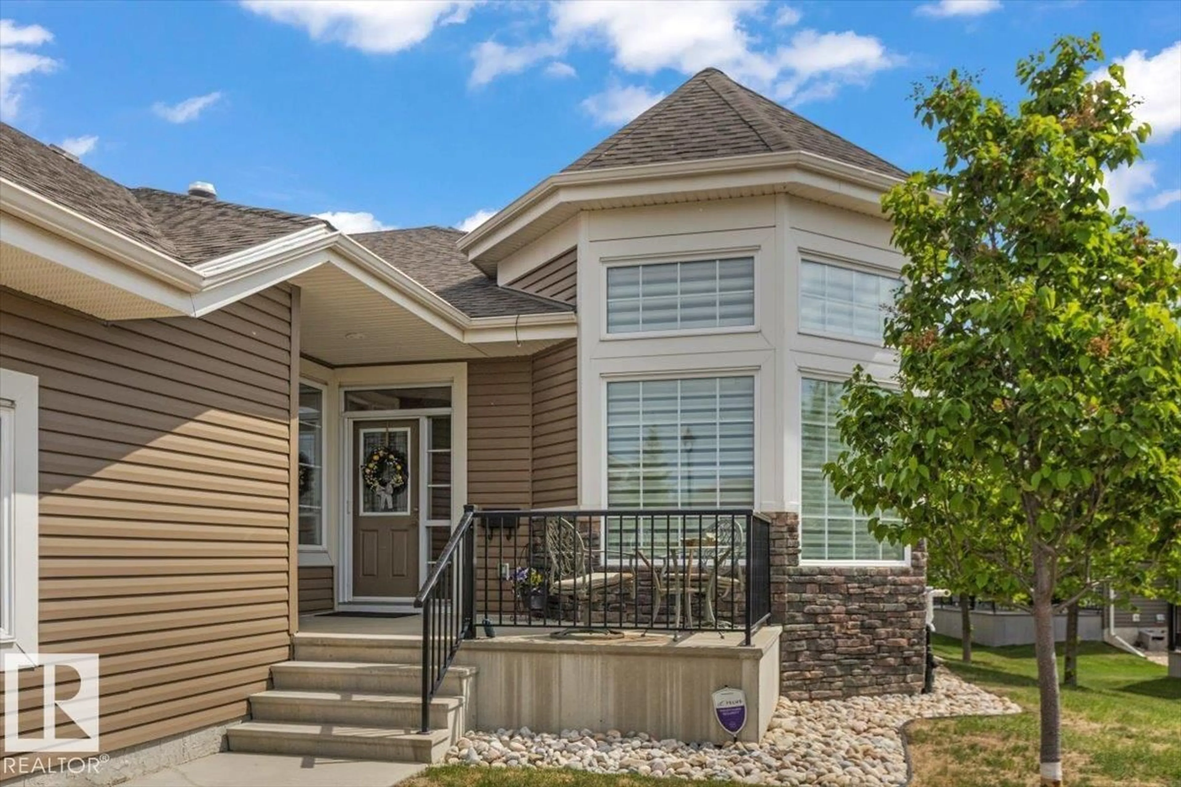 Home with vinyl exterior material, street for 88 - 33 LACOMBE DR, St. Albert Alberta T8N7N3