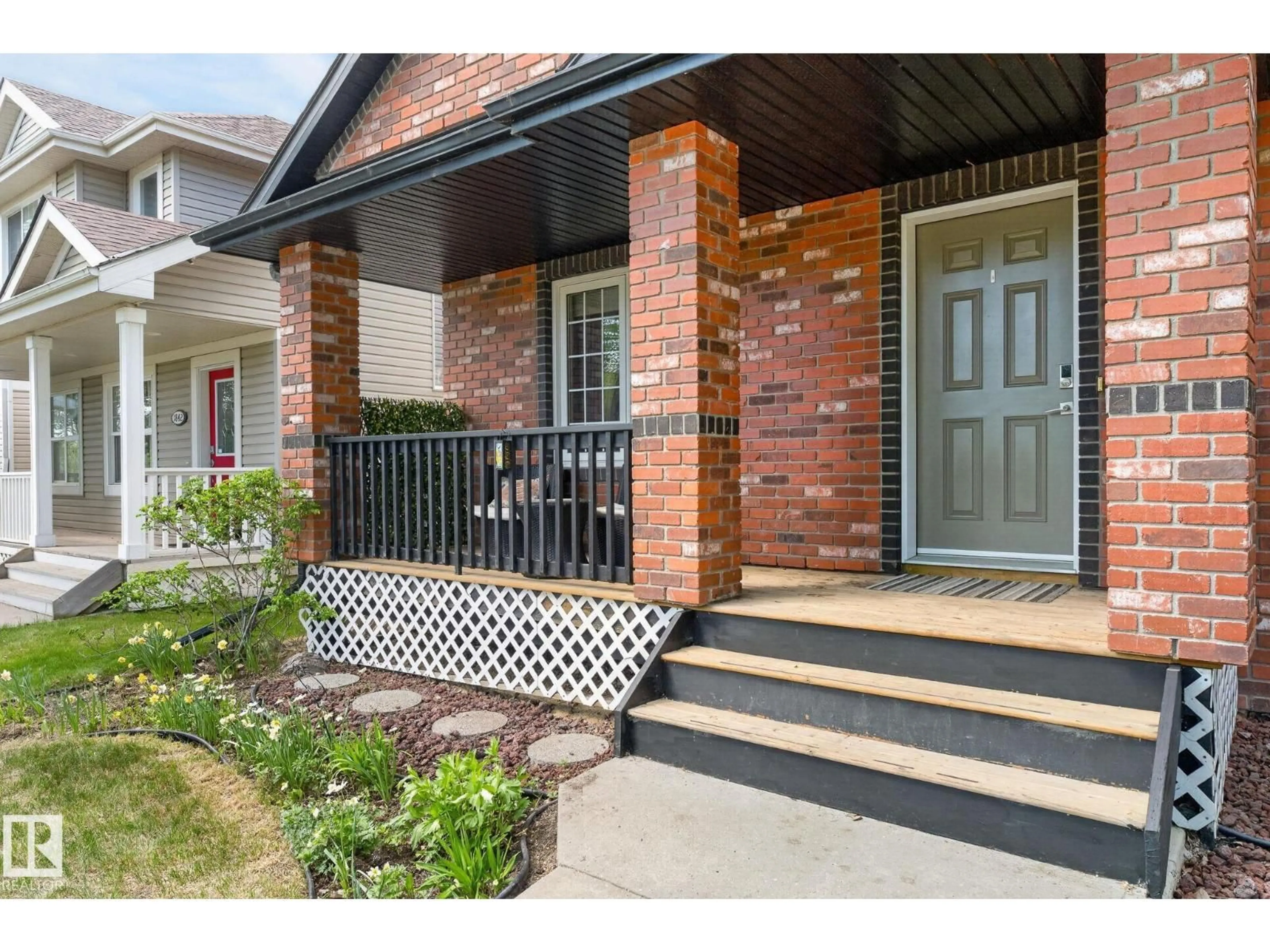 Home with brick exterior material, street for 1844 TOWNE CENTRE BV, Edmonton Alberta T6R3B7