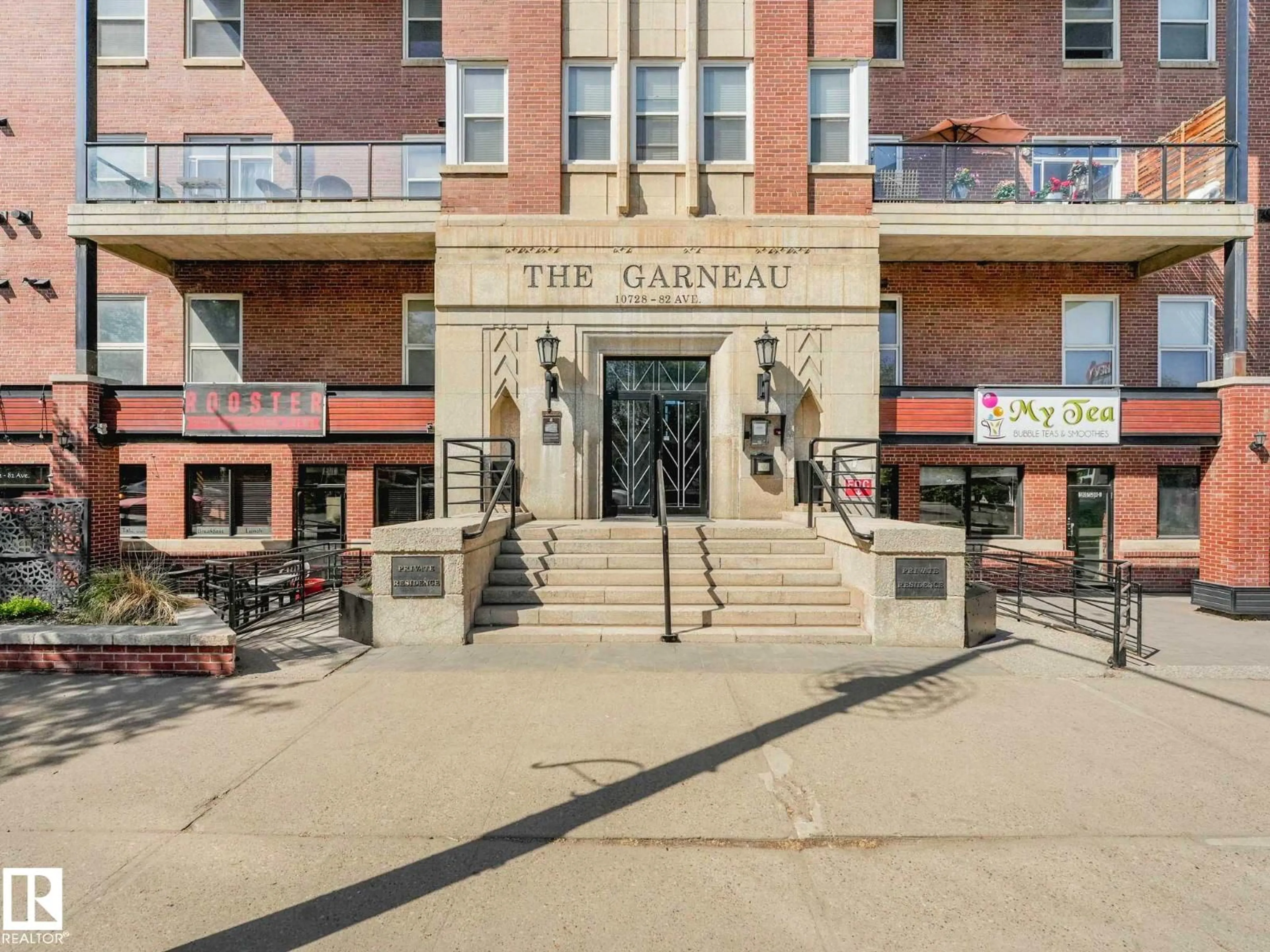 Indoor foyer for 110 - 10728 82 AV, Edmonton Alberta T6E6P5