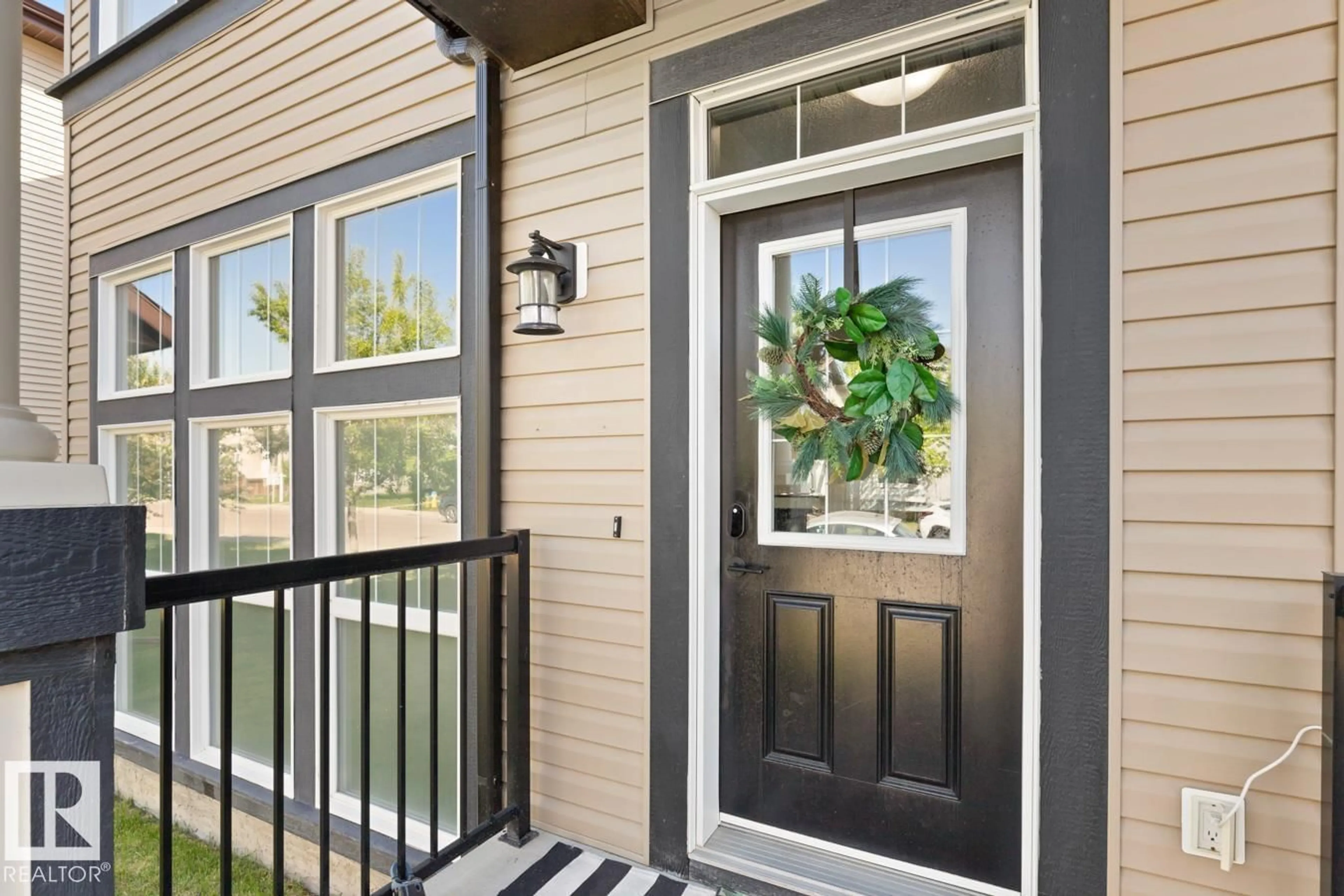 Indoor entryway for NW - 17575 59 ST, Edmonton Alberta T5Y0Y9