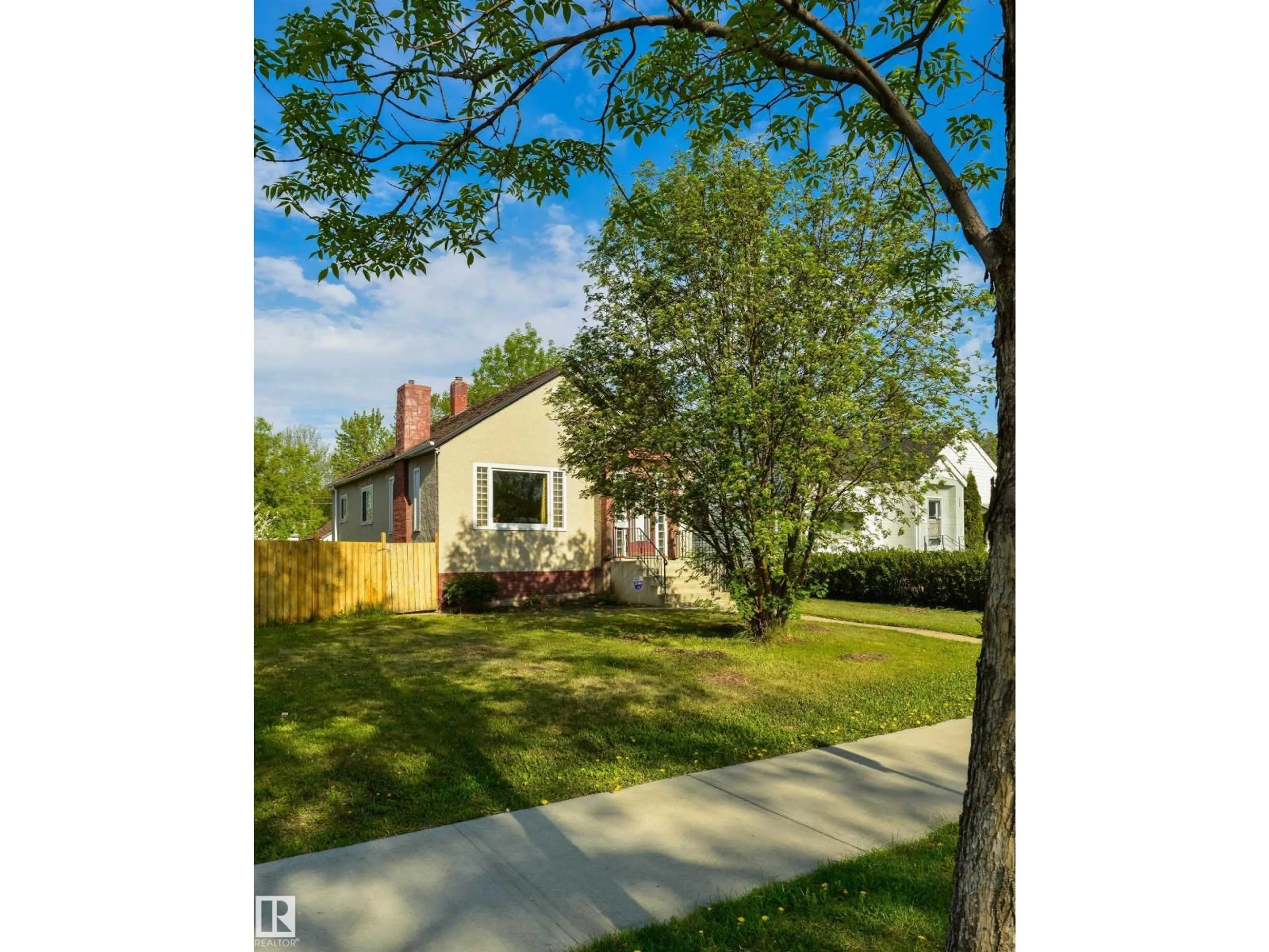 Unknown for NW - 11240 102 ST, Edmonton Alberta T5G2E3