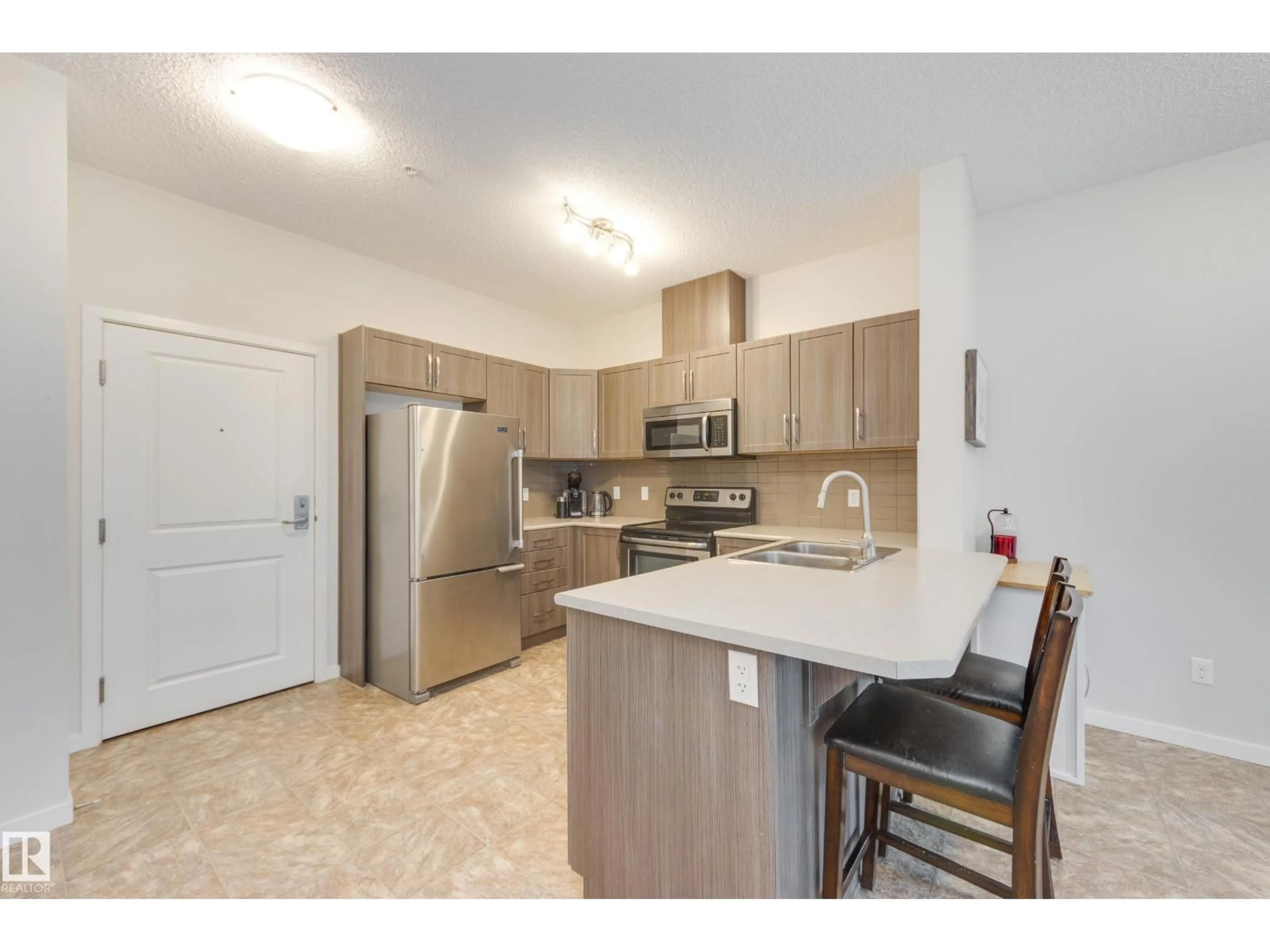 Standard kitchen, unknown for 120 - 120 RUTHERFORD RD, Edmonton Alberta T6W2K6