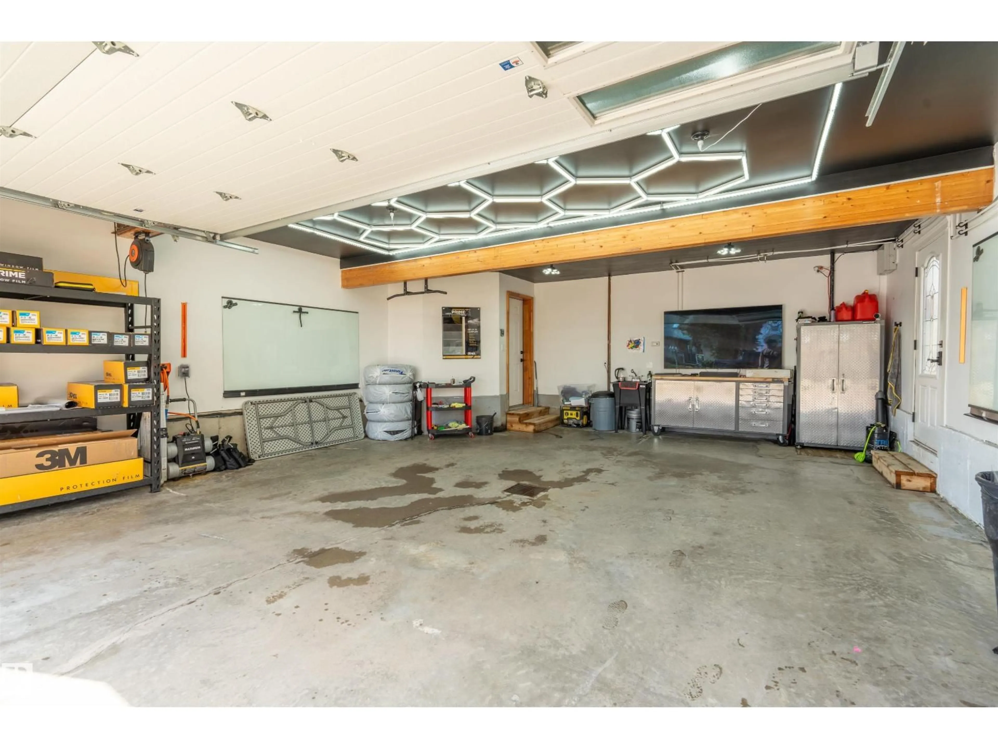 Indoor garage for 711 BEACH AV, Cold Lake Alberta T9M1K7