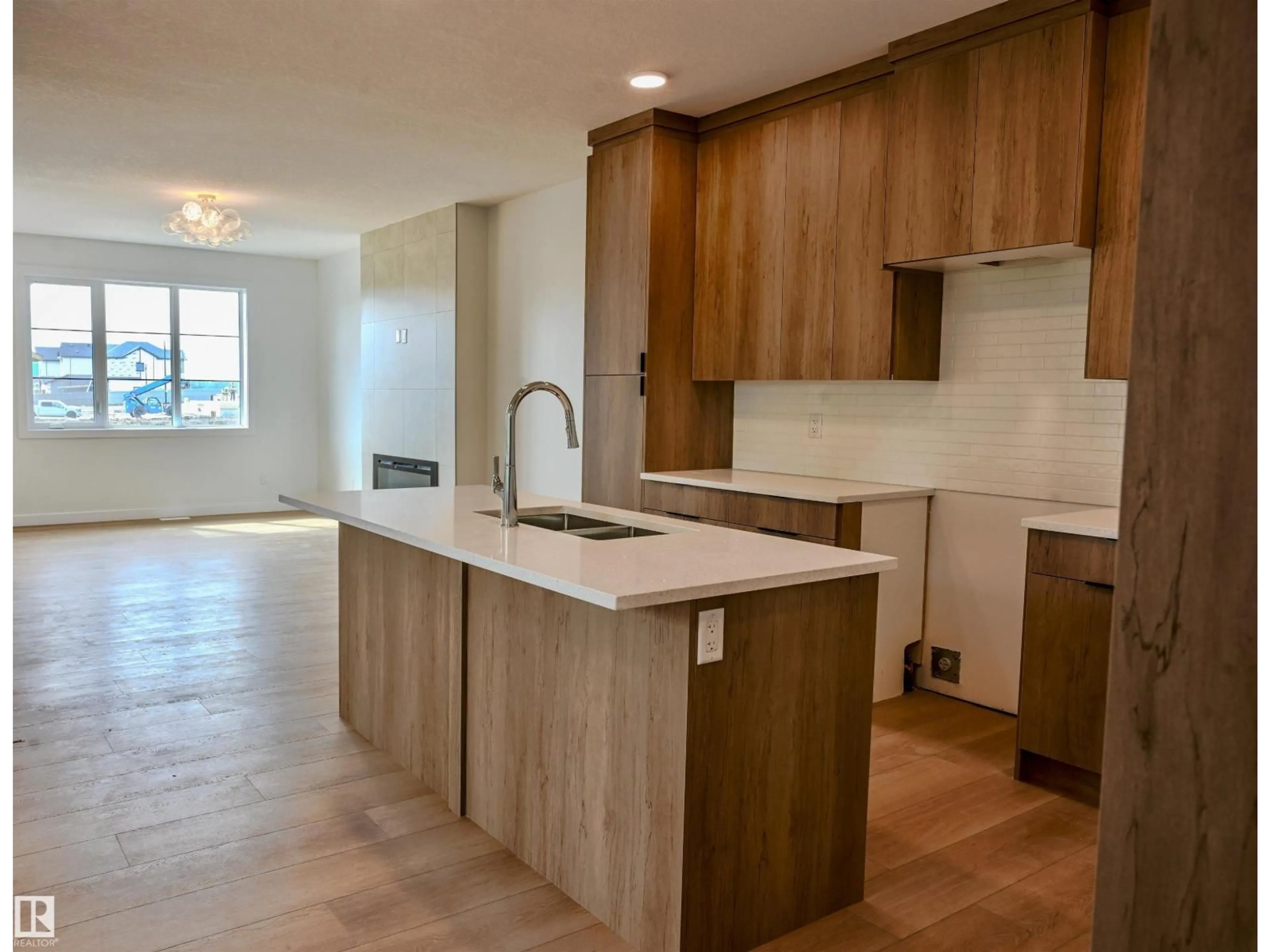 Open concept kitchen, ceramic/tile floor for NW - 18639 130 ST, Edmonton Alberta T6V0N3