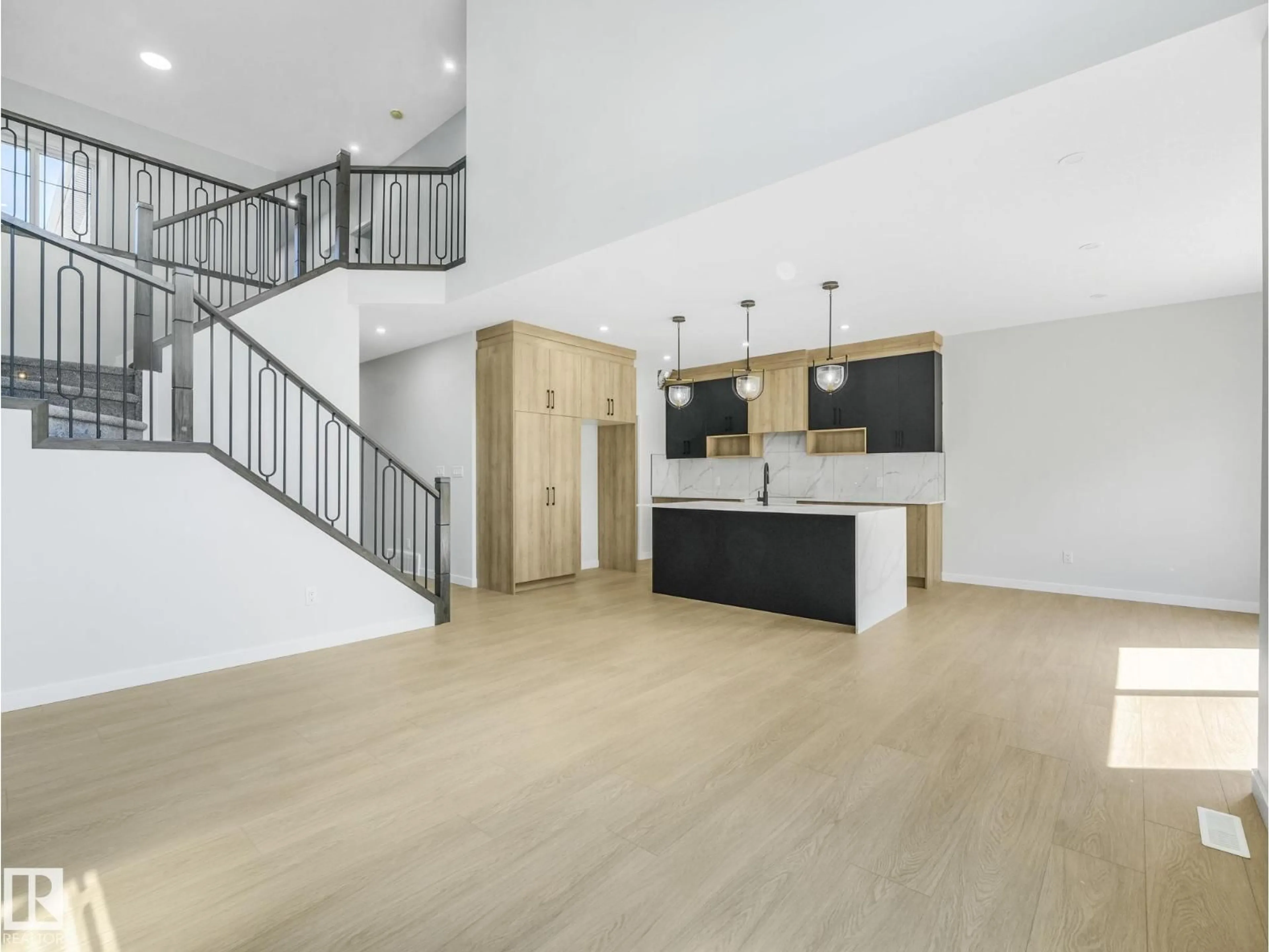 Open concept kitchen, unknown for 1717 CROSSBILL LO, Edmonton Alberta T5S0V1