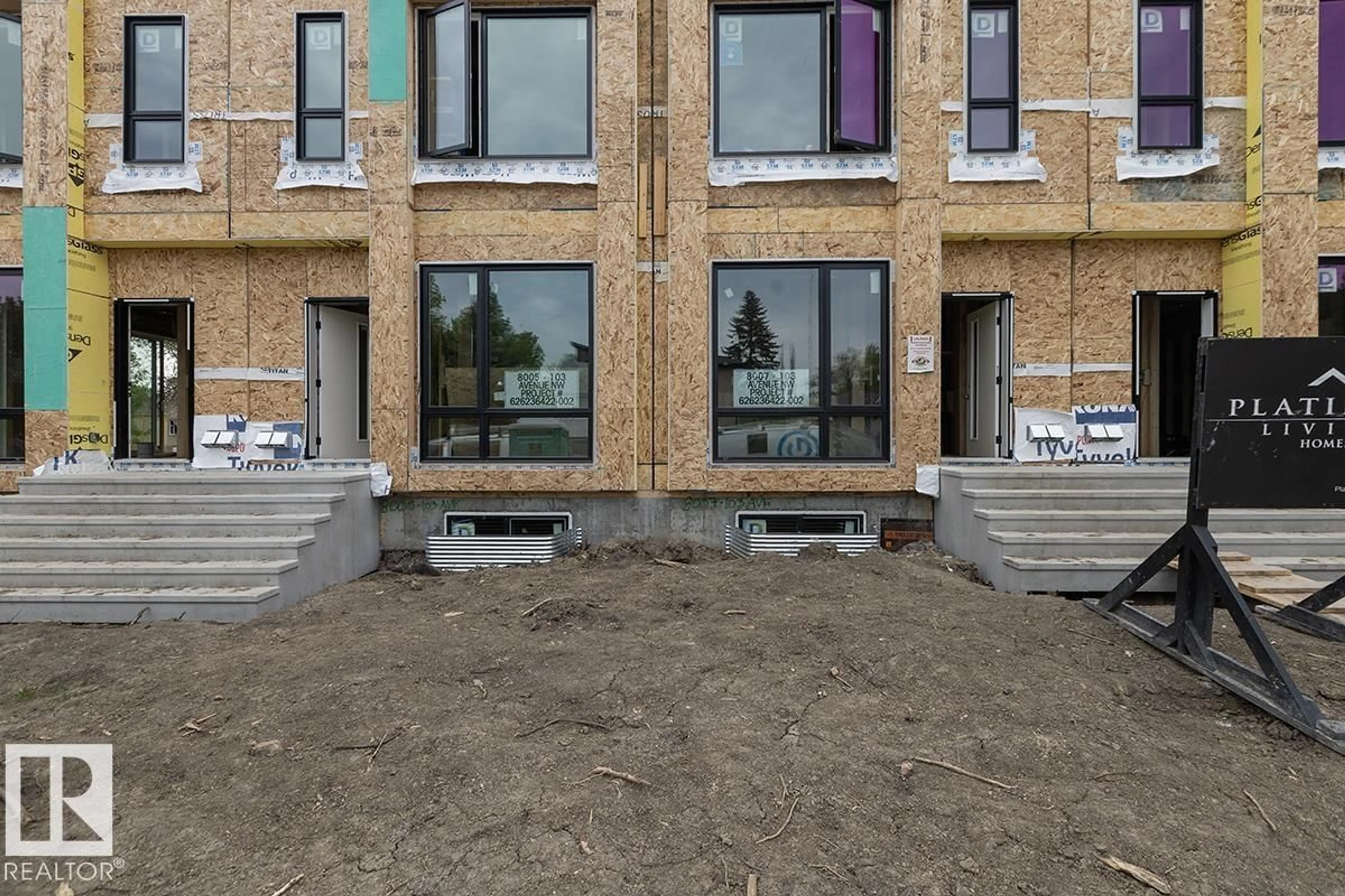 Patio, building for 8003 103 AV NW, Edmonton Alberta T5H4L8